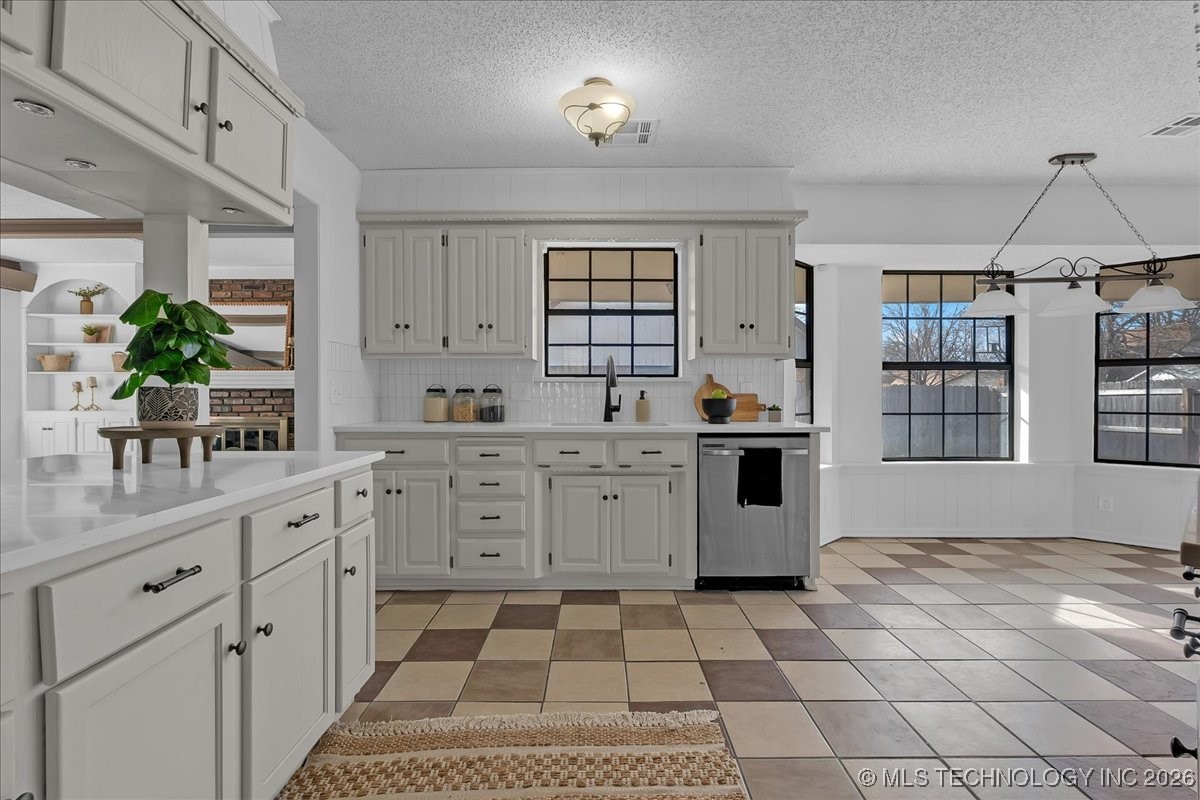 1905 W Indianola Street Property Photo 23