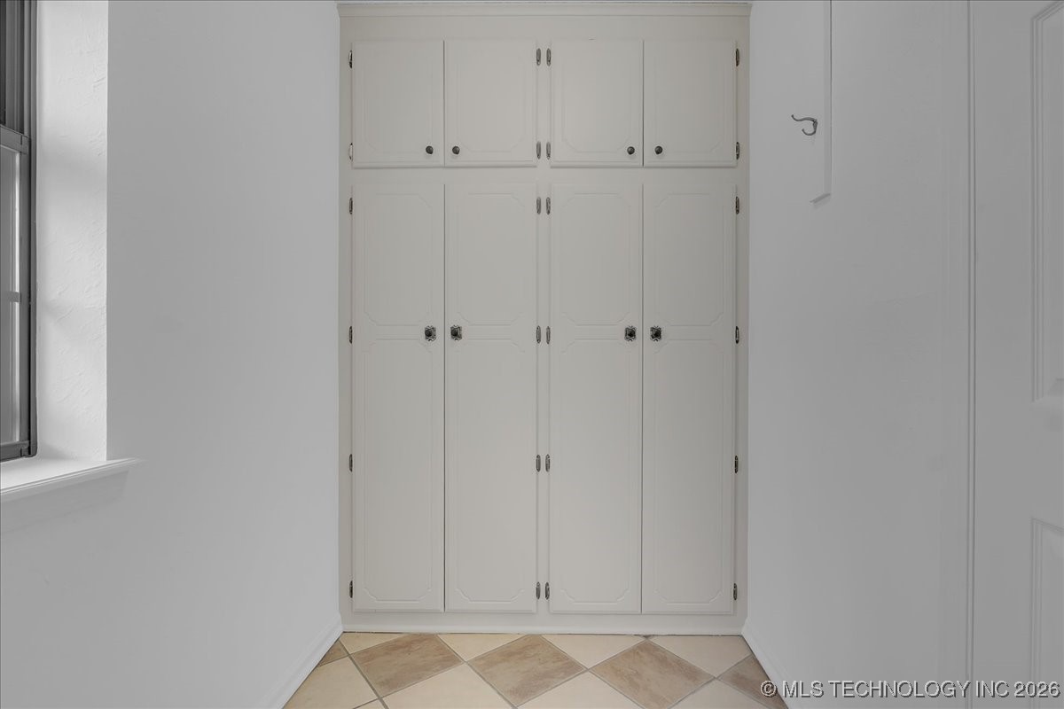 1905 W Indianola Street Property Photo 46