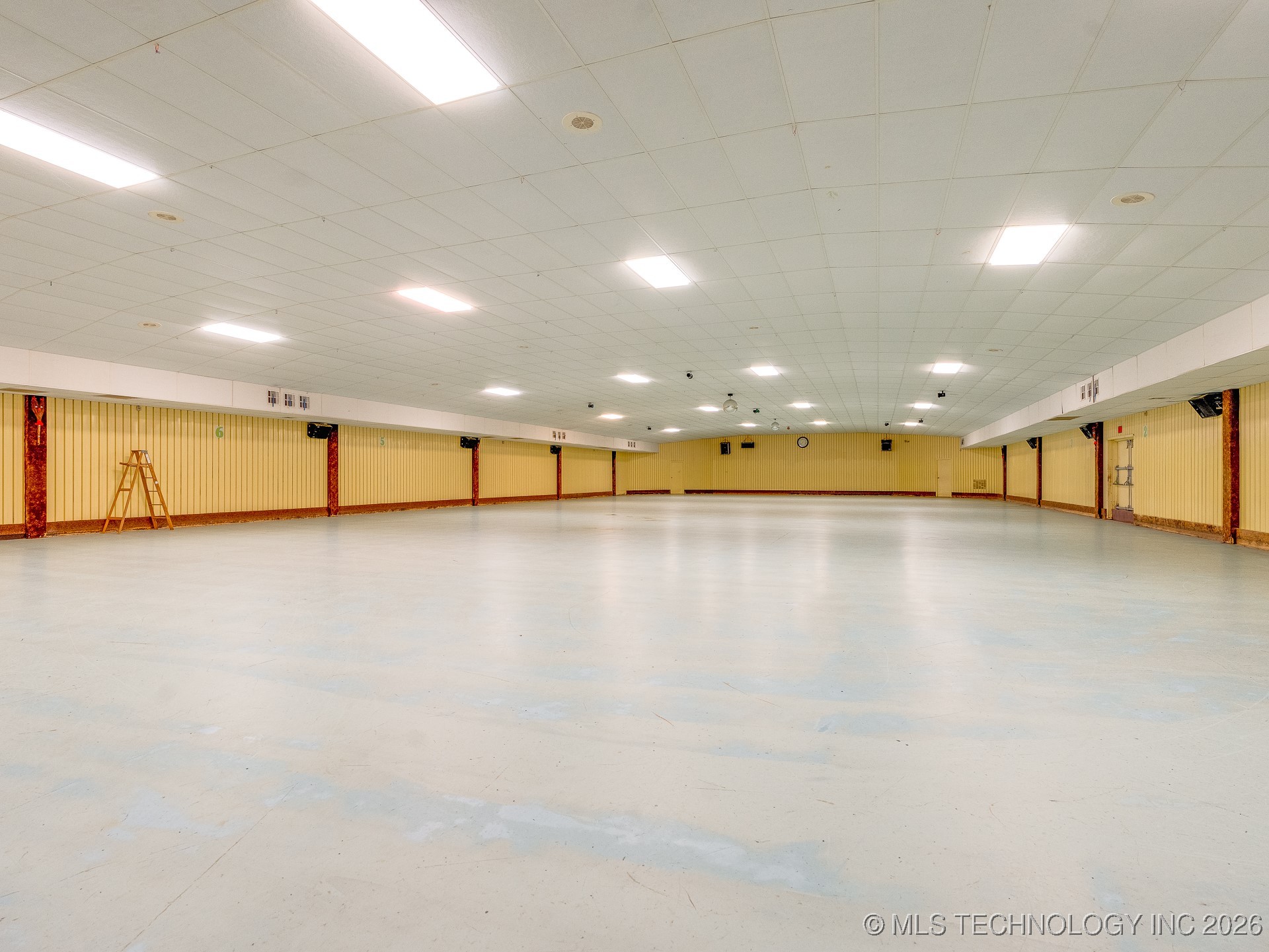 2020 W 1st Property Photo 12