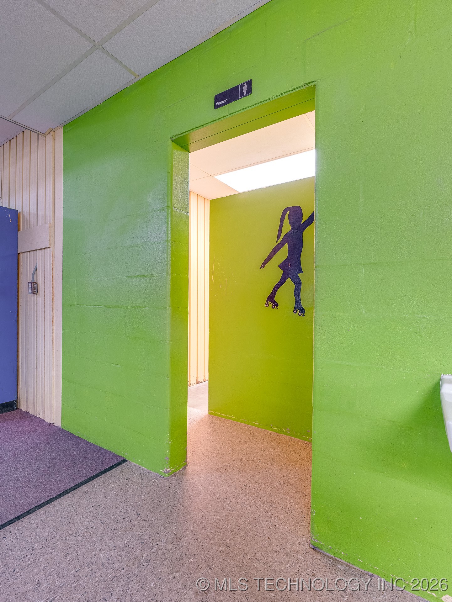 2020 W 1st Property Photo 17