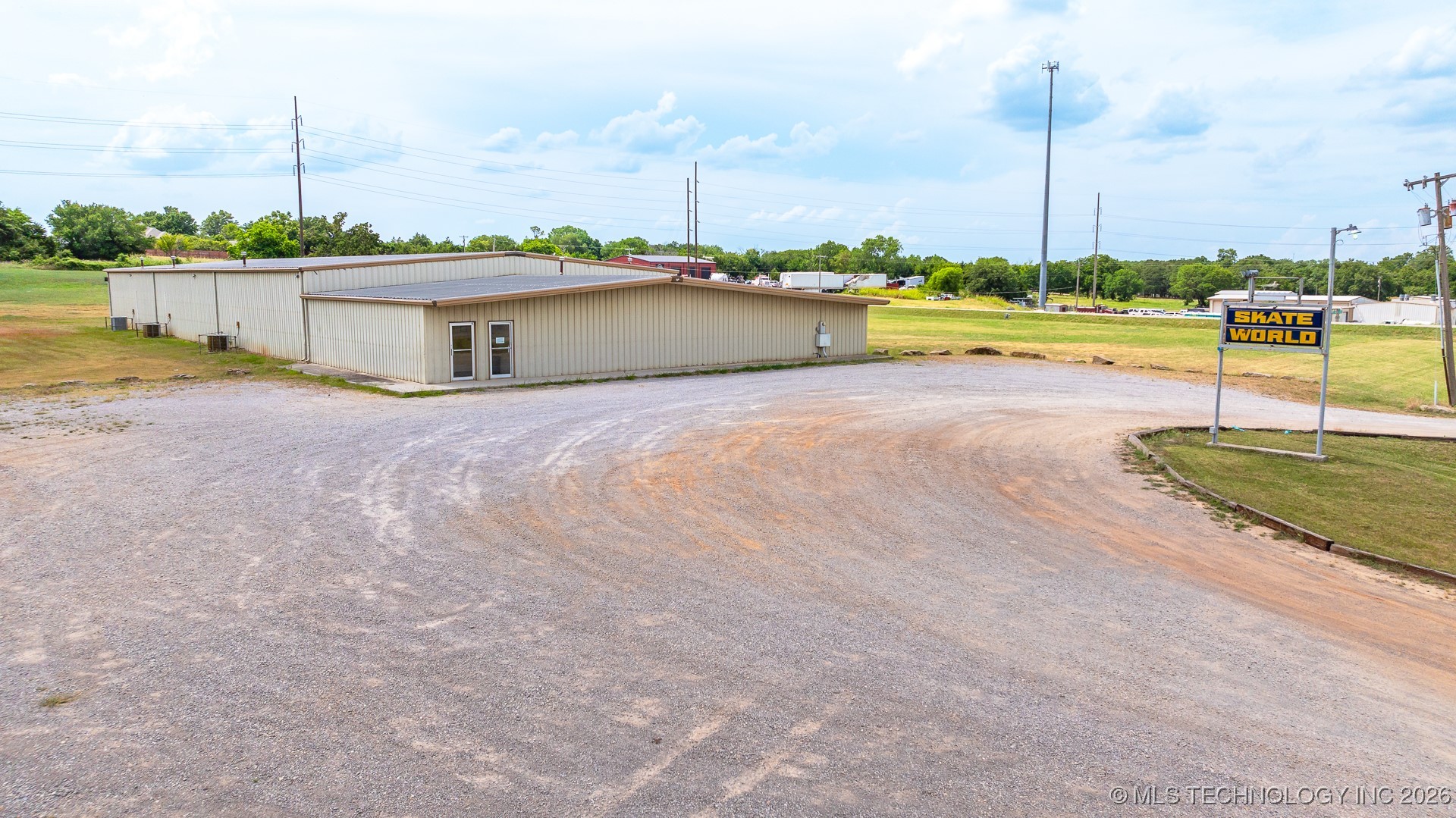 2020 W 1st Property Photo 28