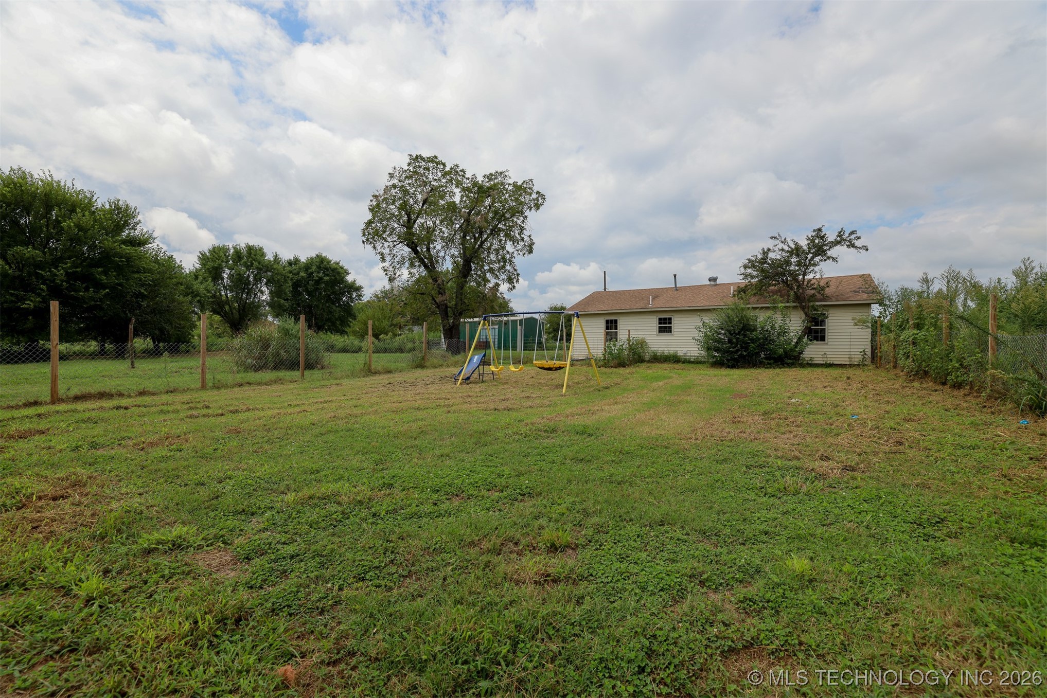 1421 S Cedar Street Property Photo 2