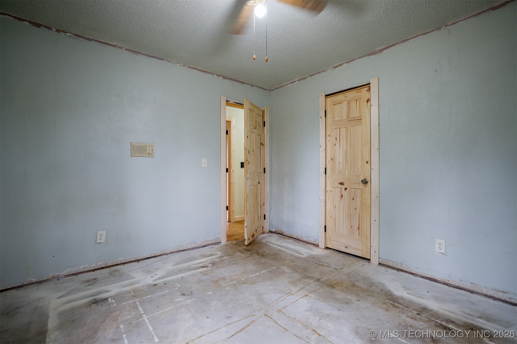 1421 S Cedar Street Property Photo 4