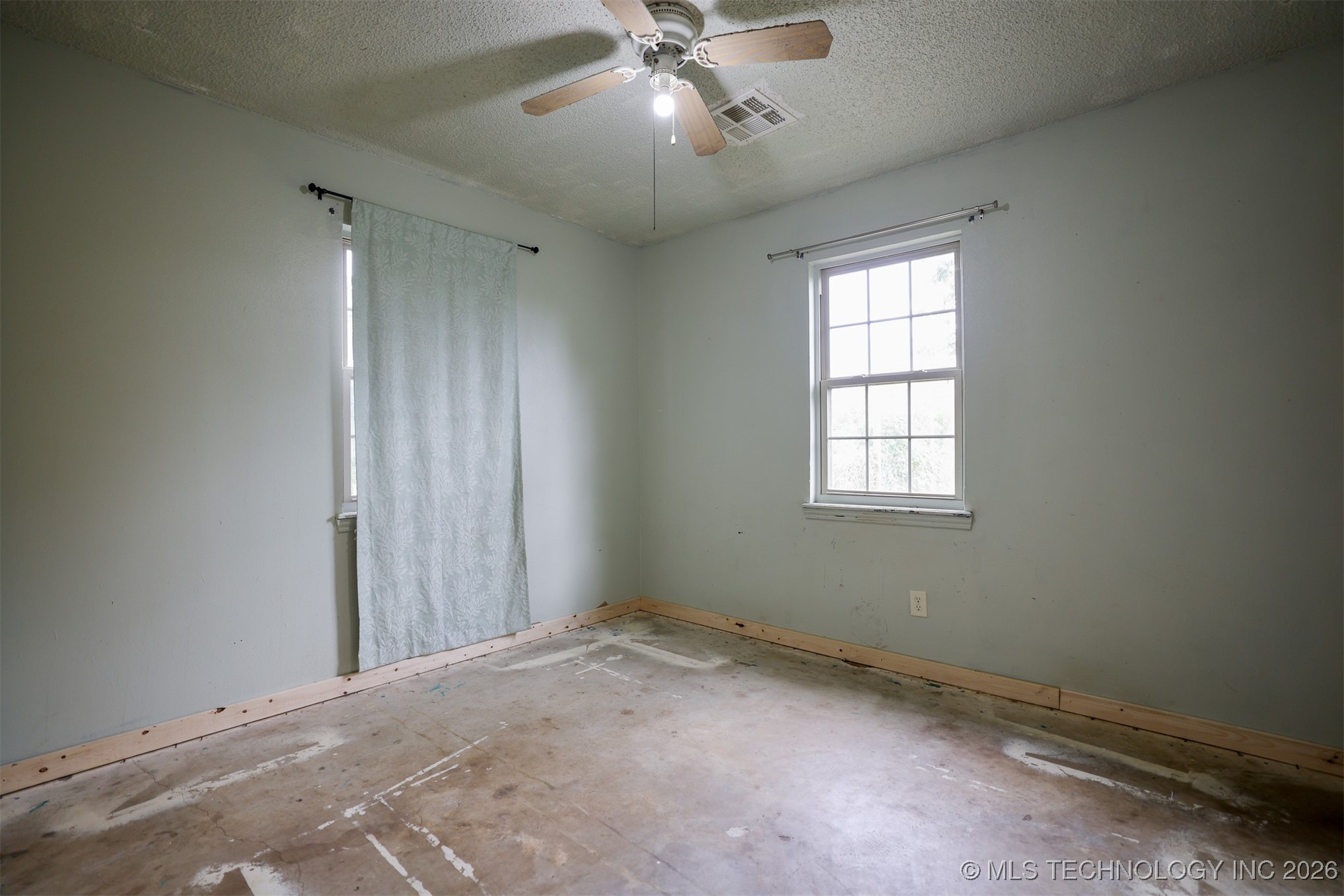 1421 S Cedar Street Property Photo 5