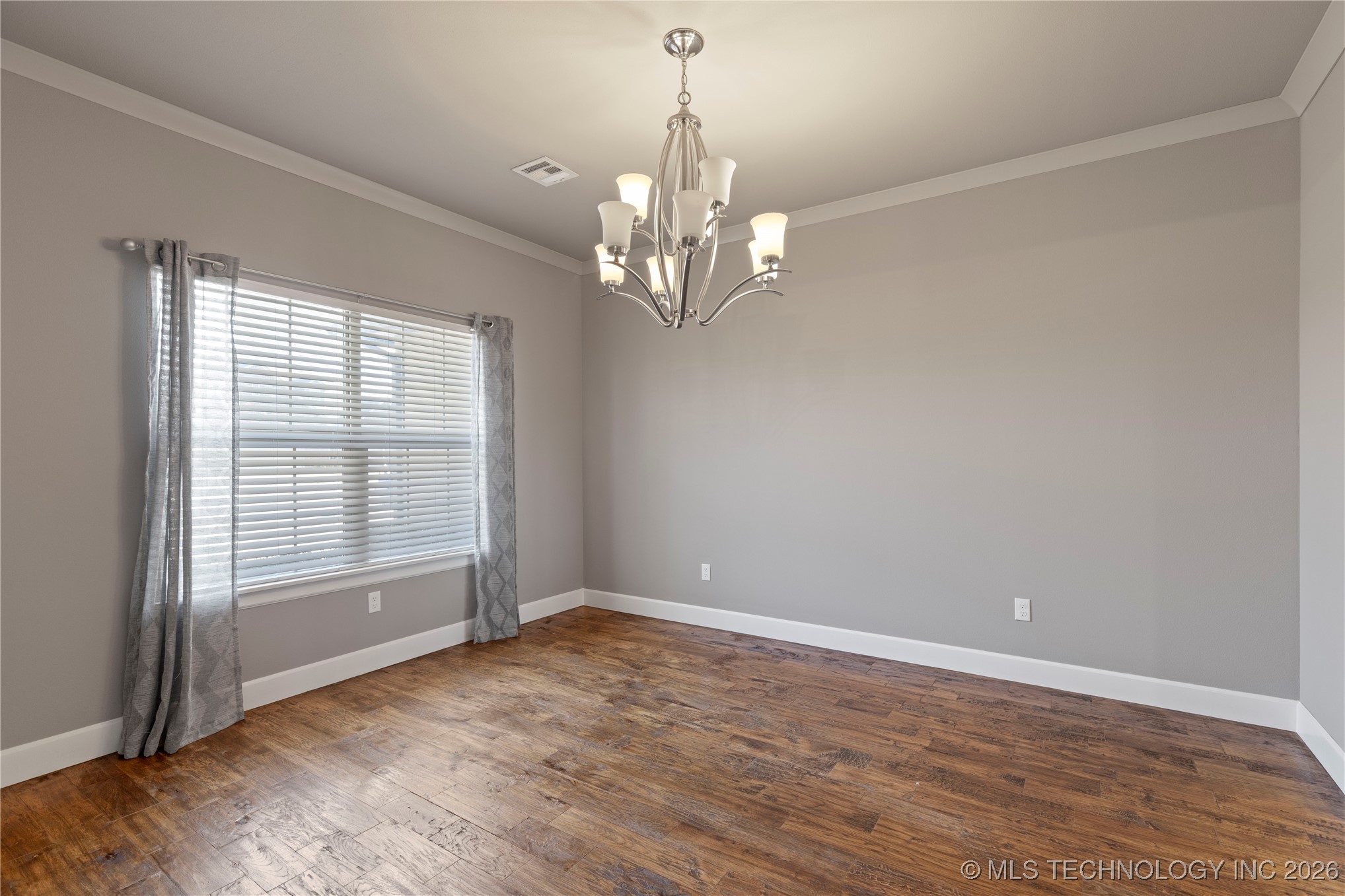 10402 S 226th East Avenue Property Photo 3