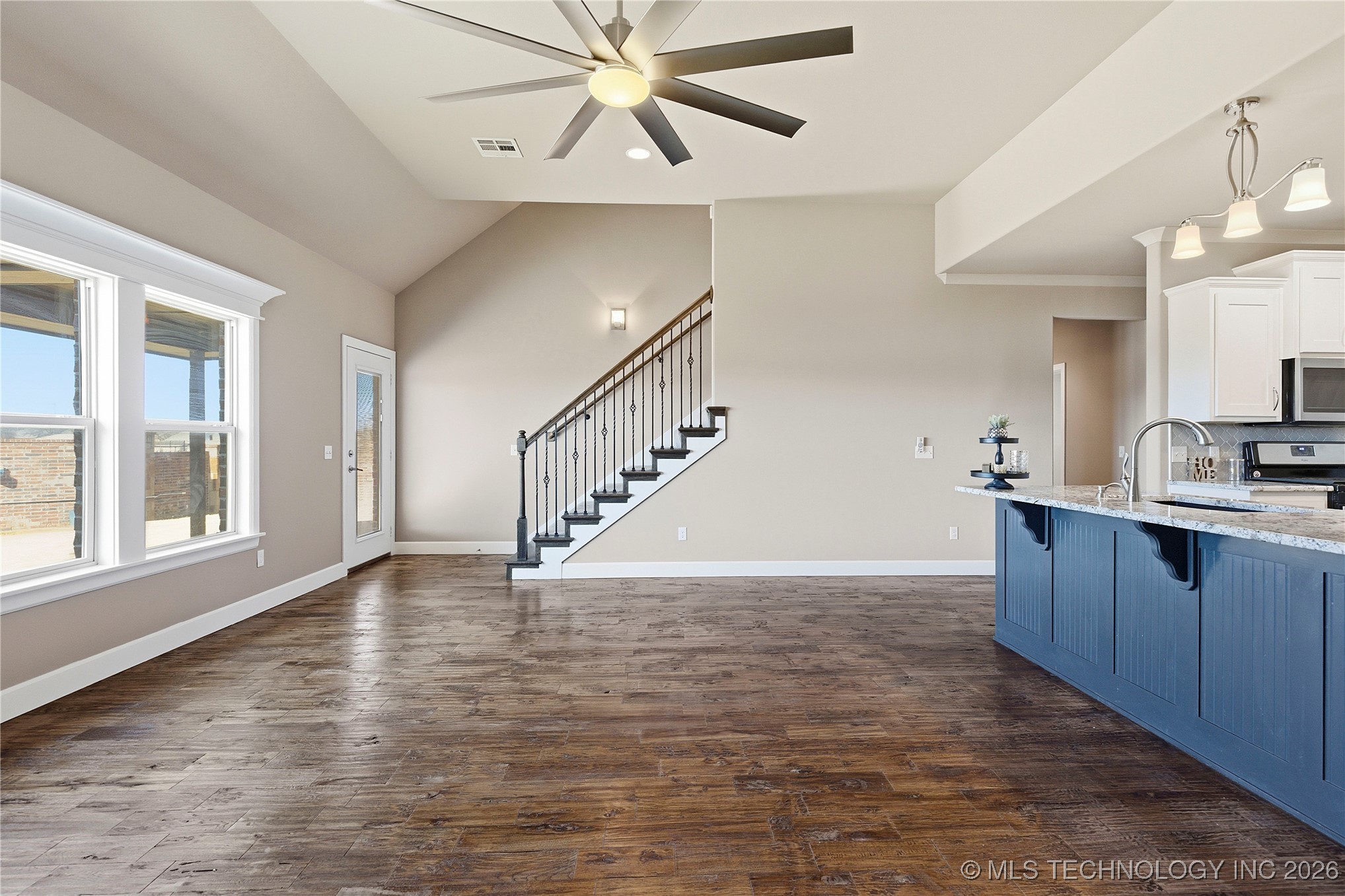 10402 S 226th East Avenue Property Photo 4