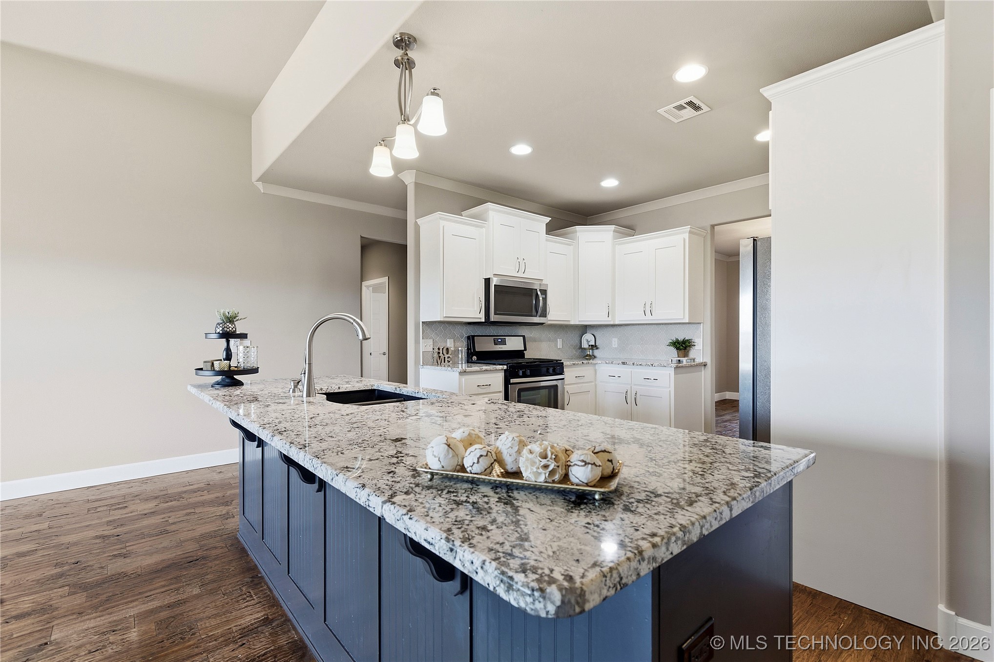 10402 S 226th East Avenue Property Photo 8