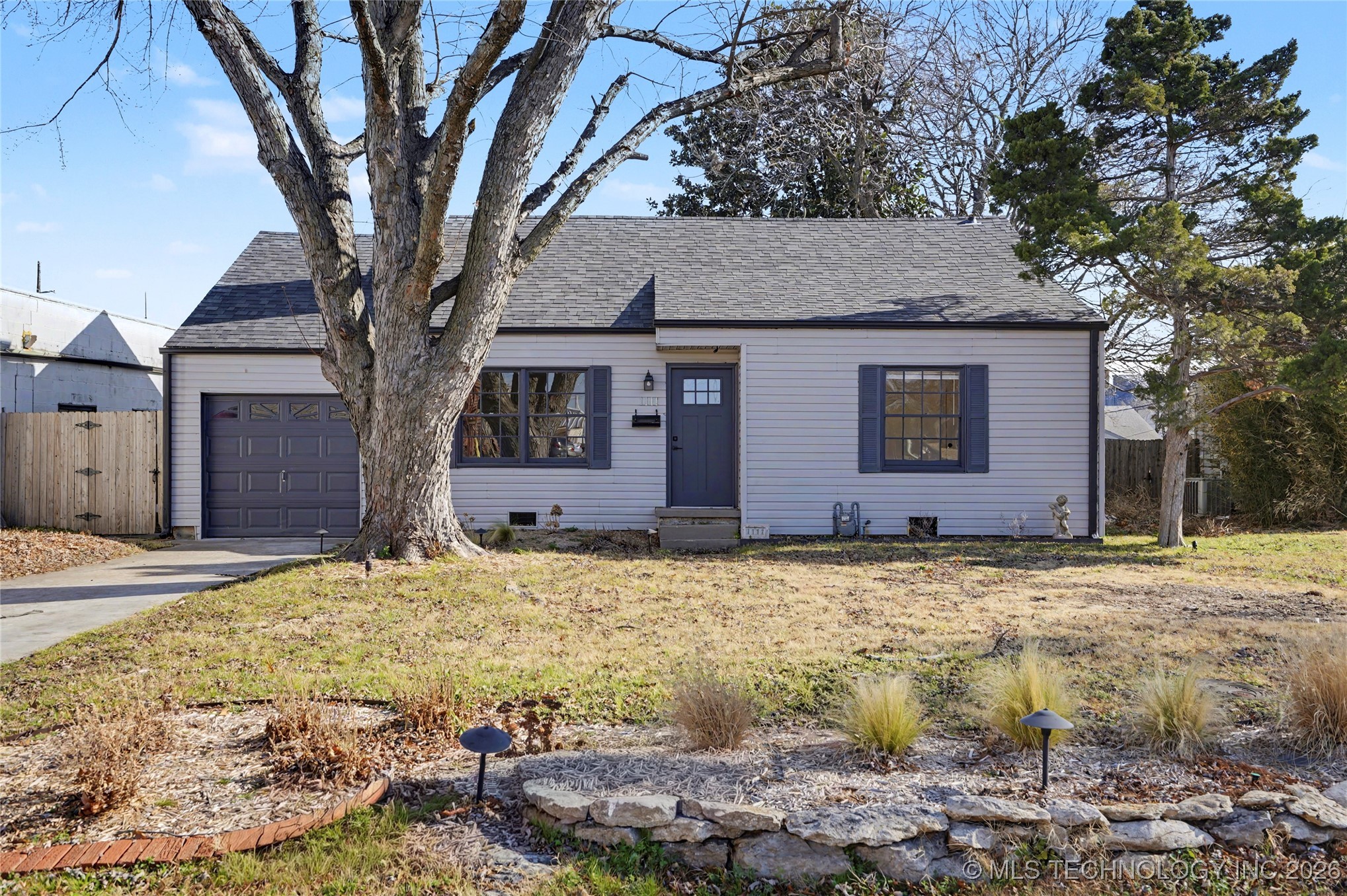 1111 S Vandalia Avenue Property Photo 1