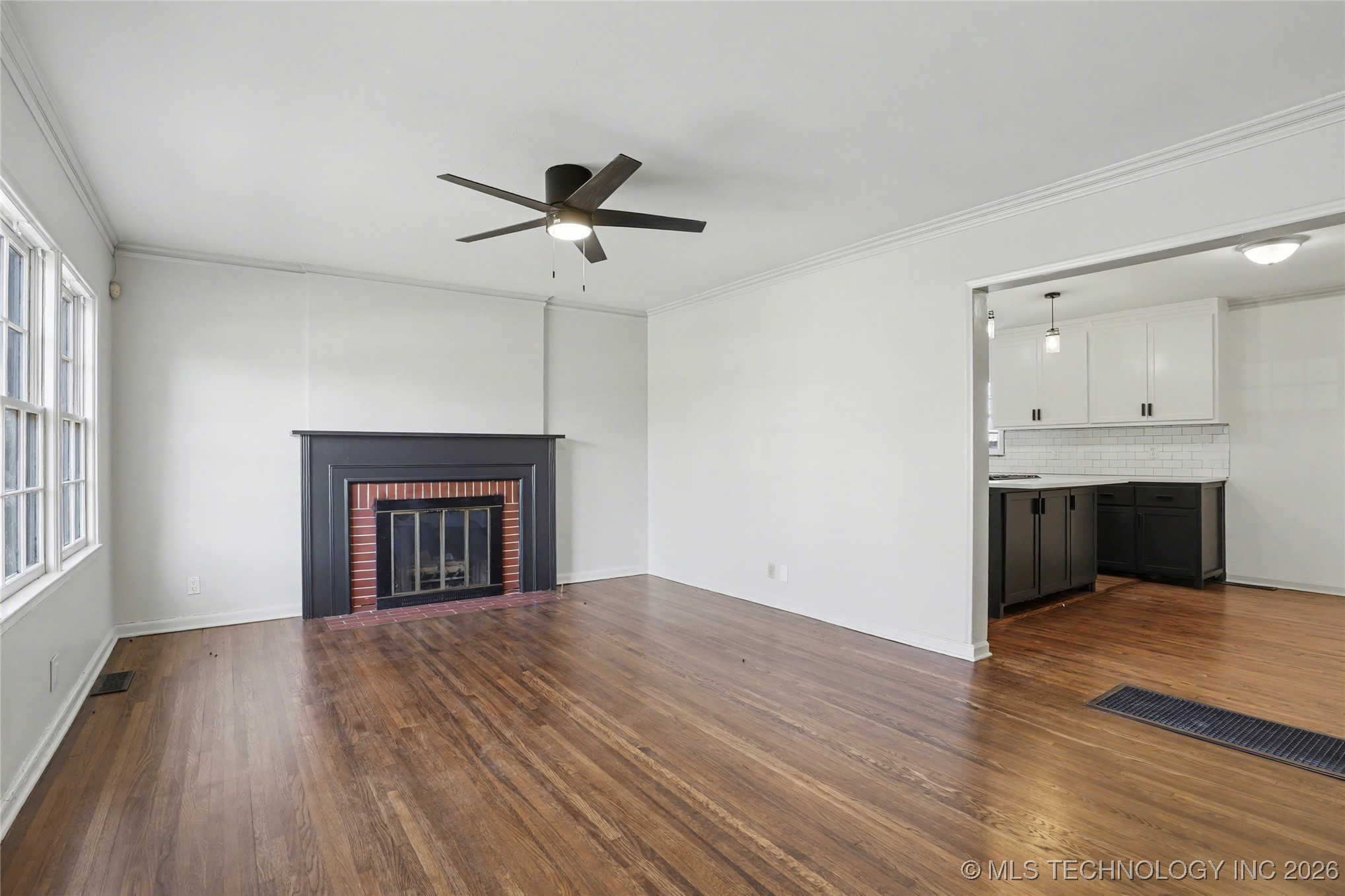 1111 S Vandalia Avenue Property Photo 5