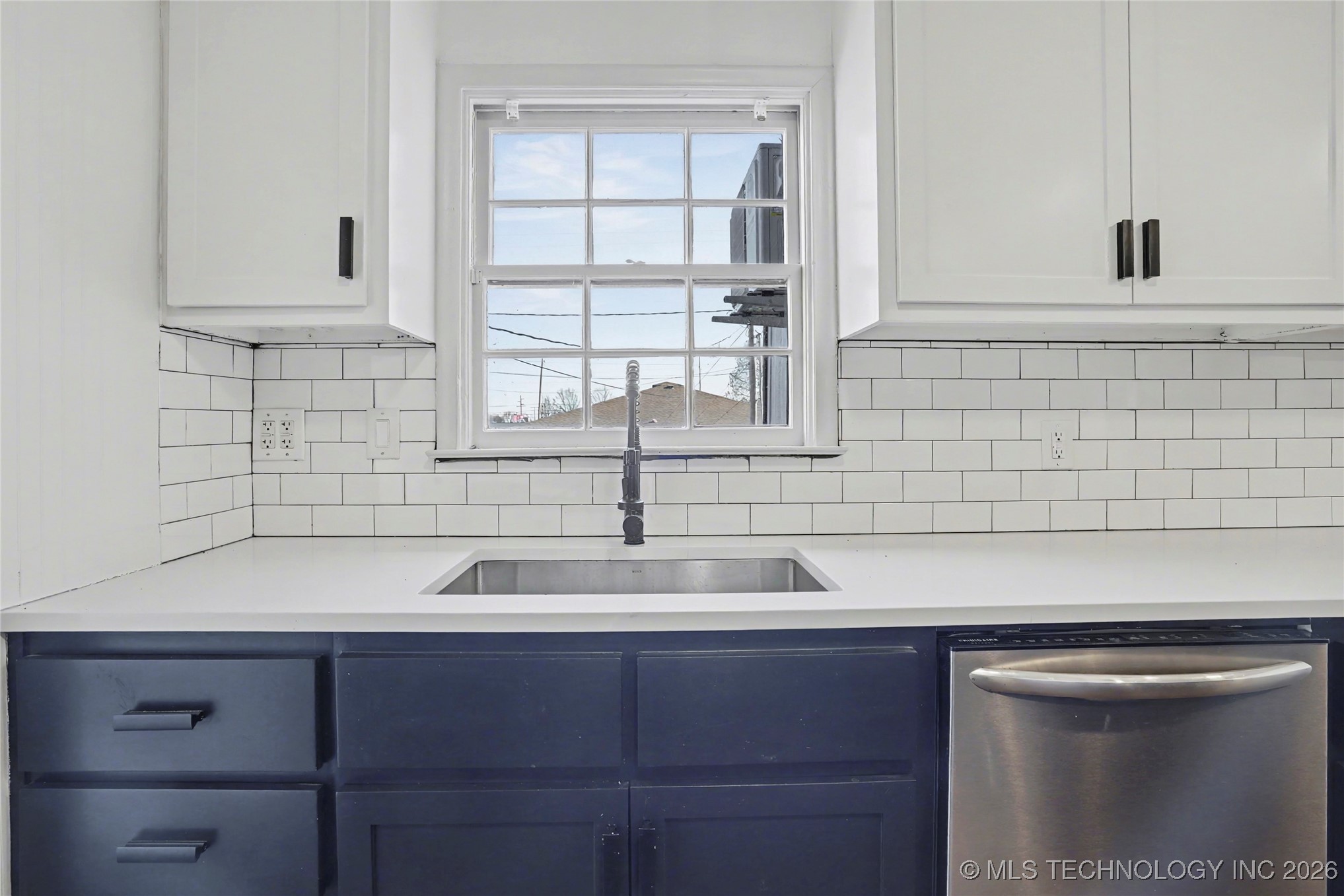 1111 S Vandalia Avenue Property Photo 8