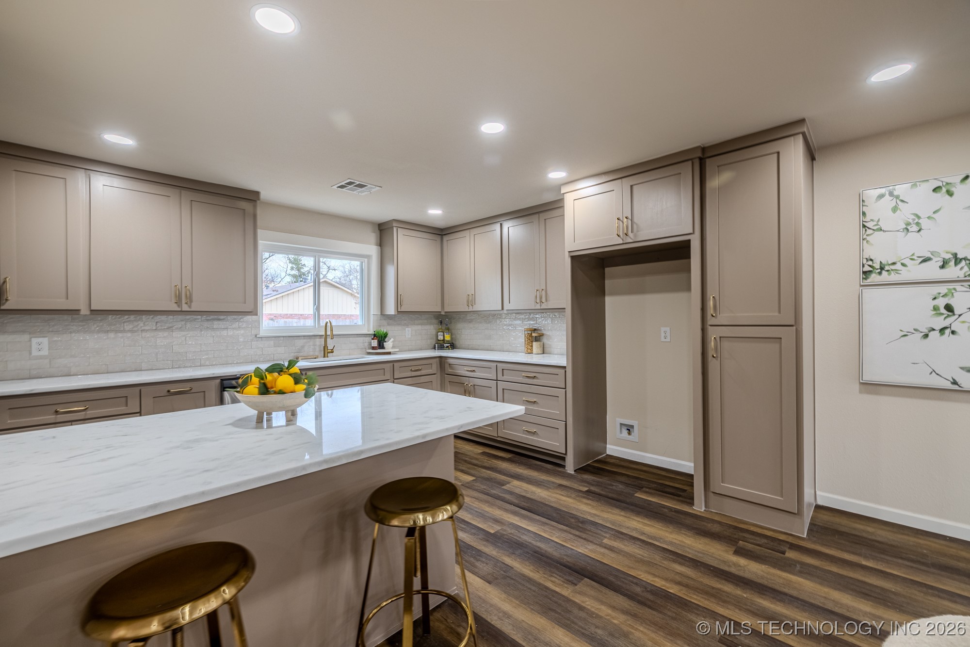 2107 E 52nd Place Property Photo 14