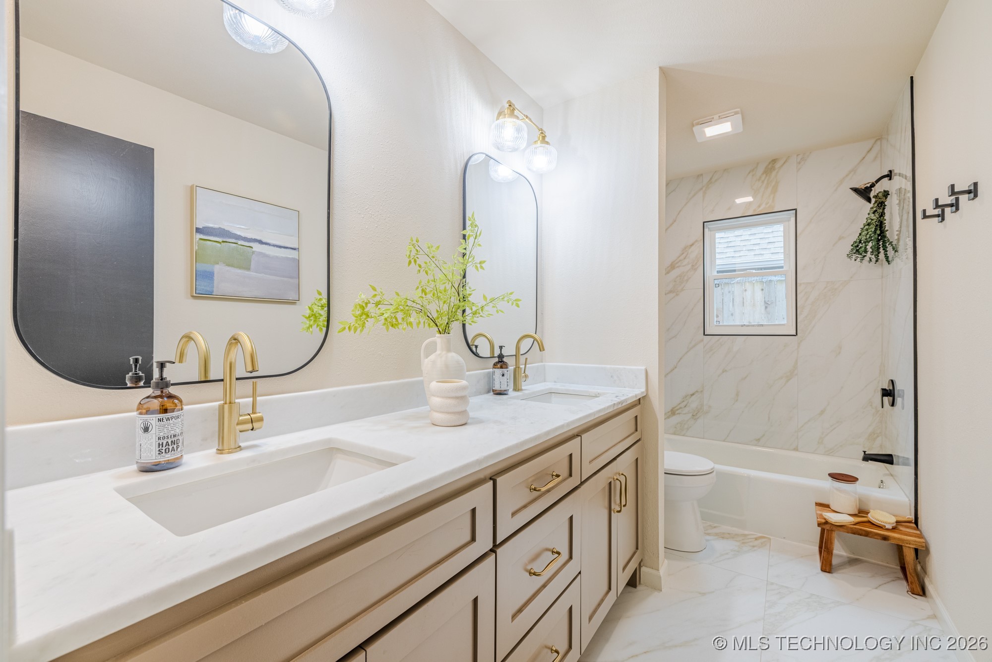 2107 E 52nd Place Property Photo 20