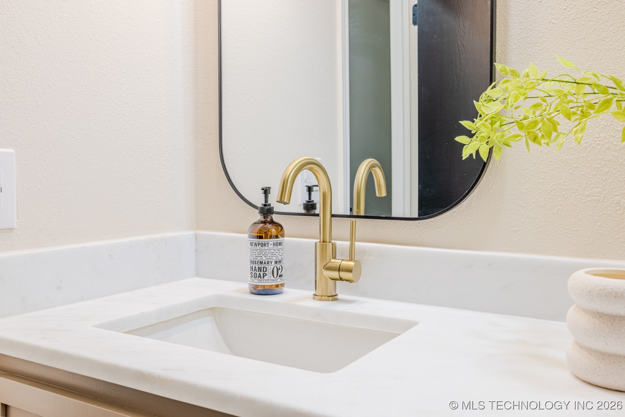 2107 E 52nd Place Property Photo 22