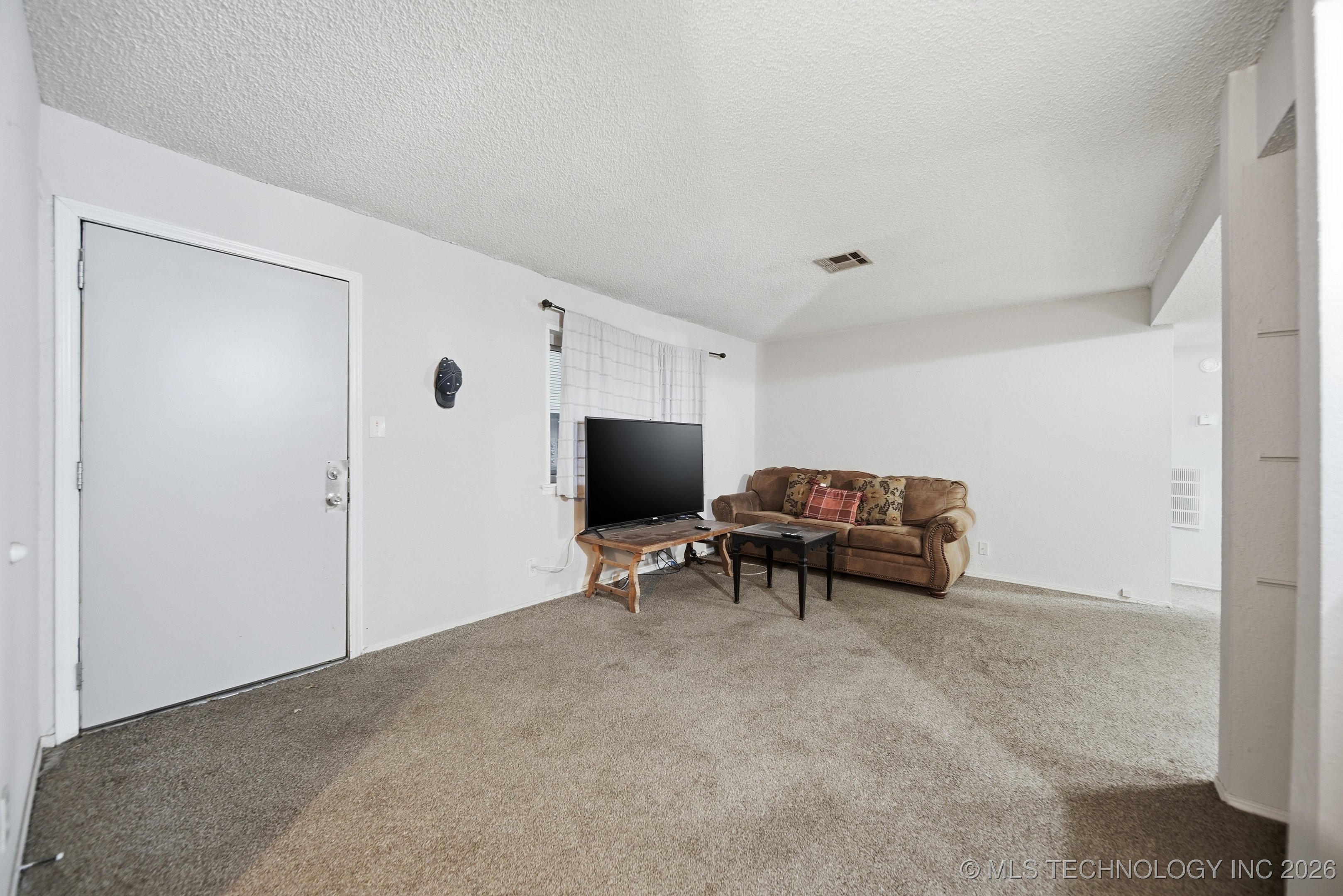 2215 E 67th Street 1511 Property Photo 5