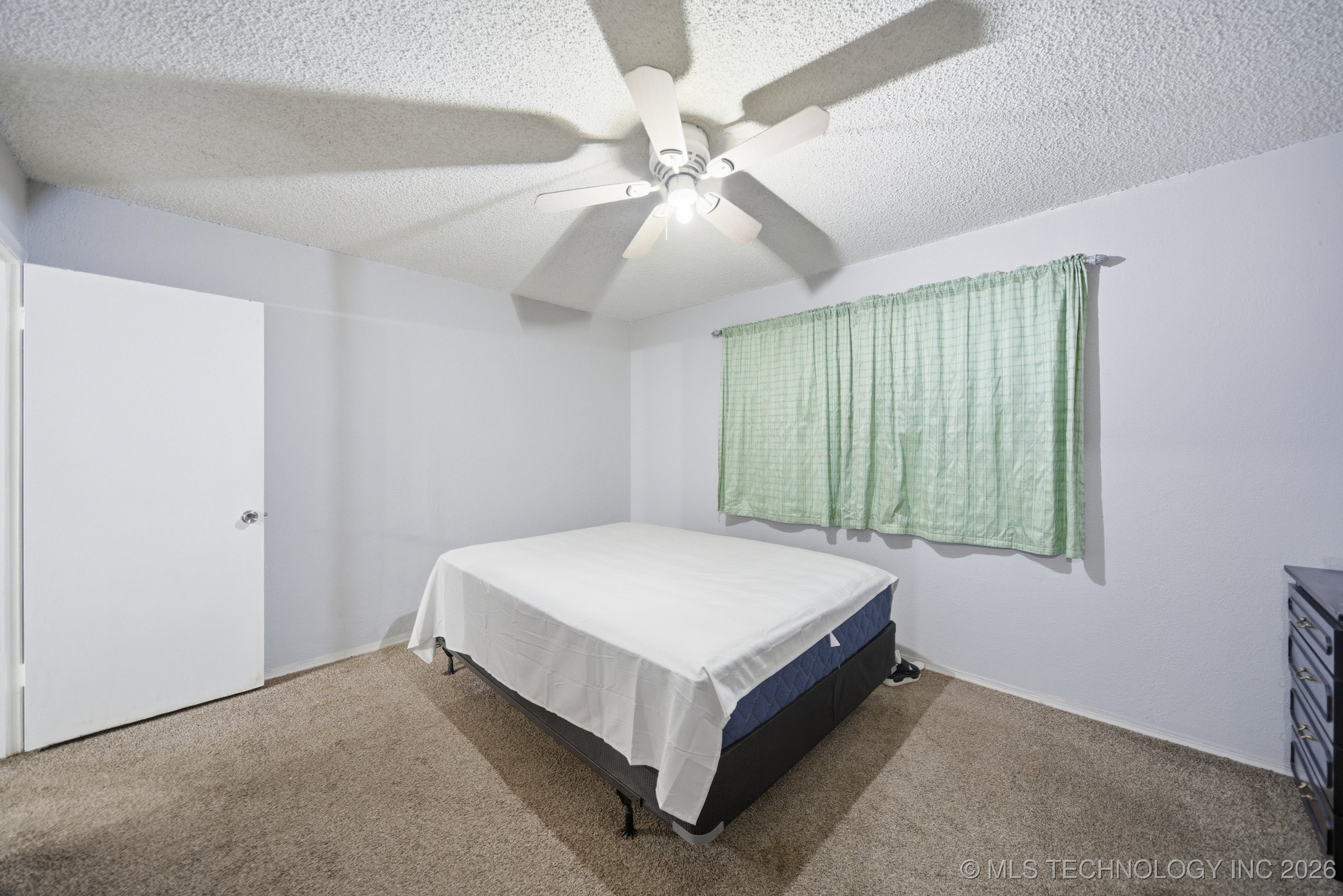 2215 E 67th Street 1511 Property Photo 14