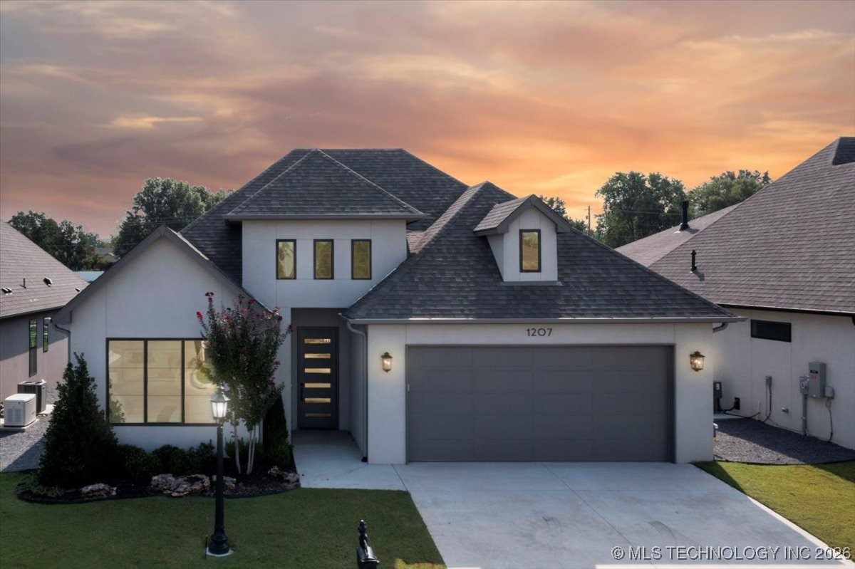 1207 N 71st Place Property Photo 1