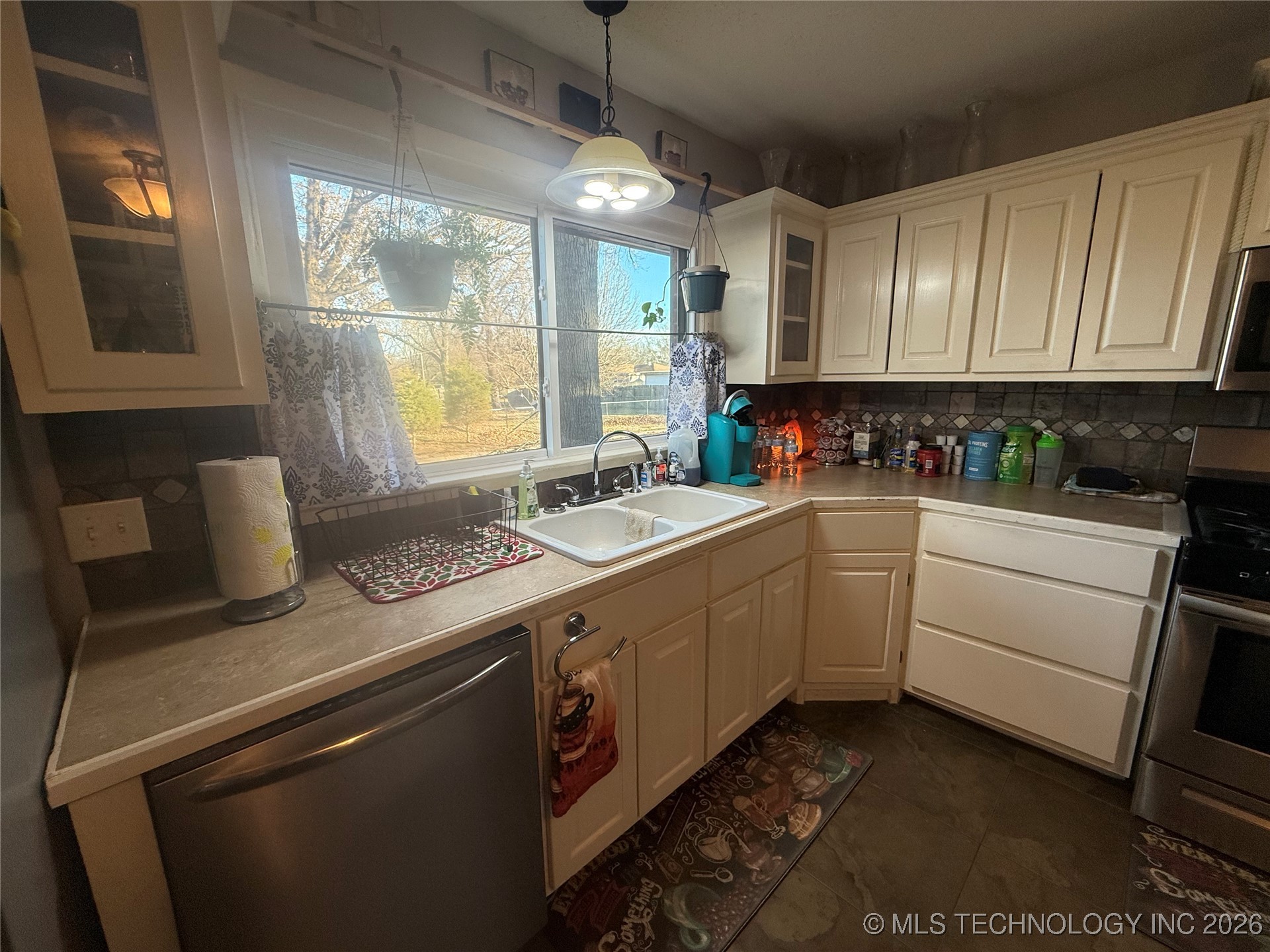 2404 Tull Avenue Property Photo 16