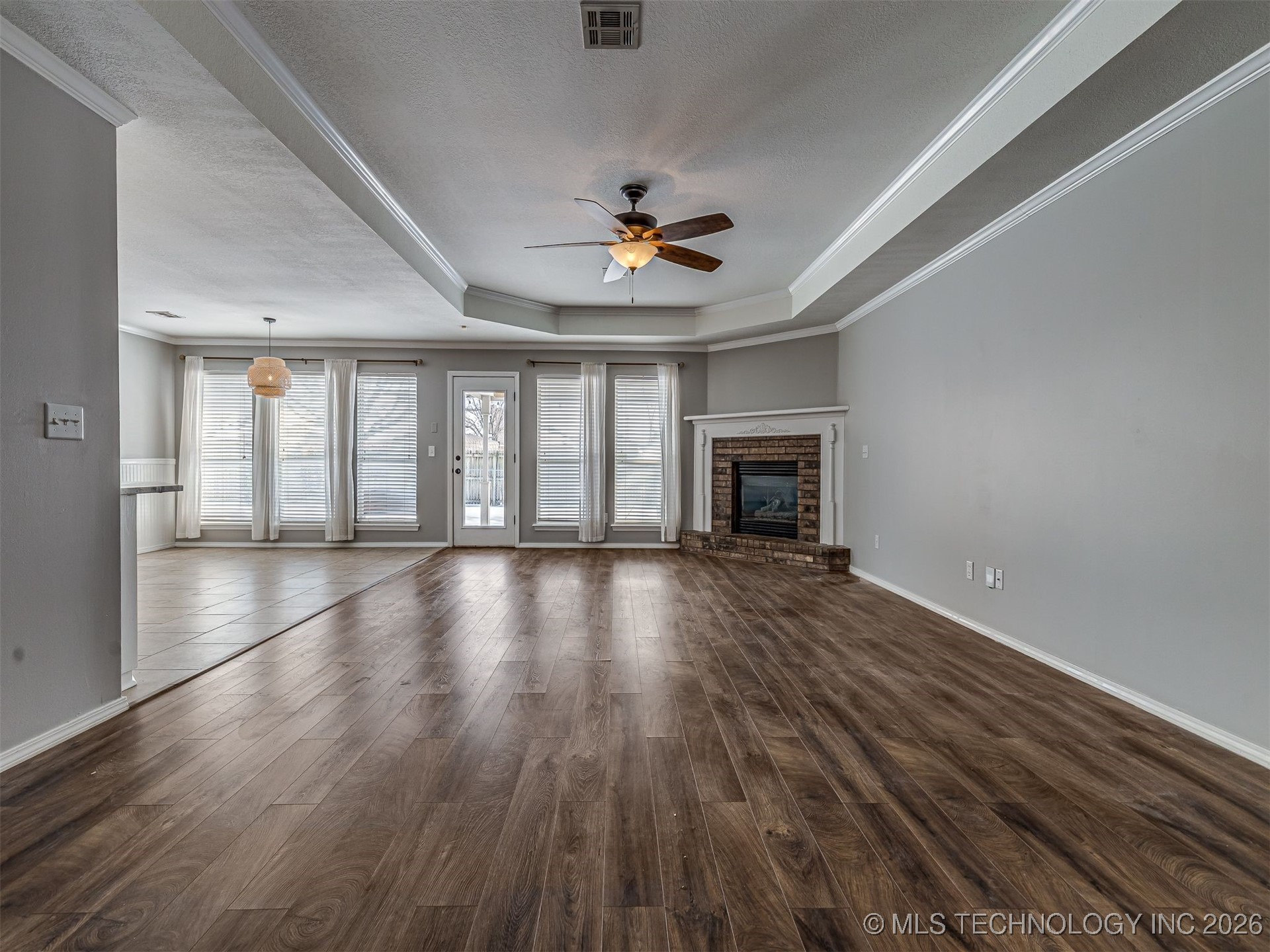 12410 E 80th Court North Property Photo 3