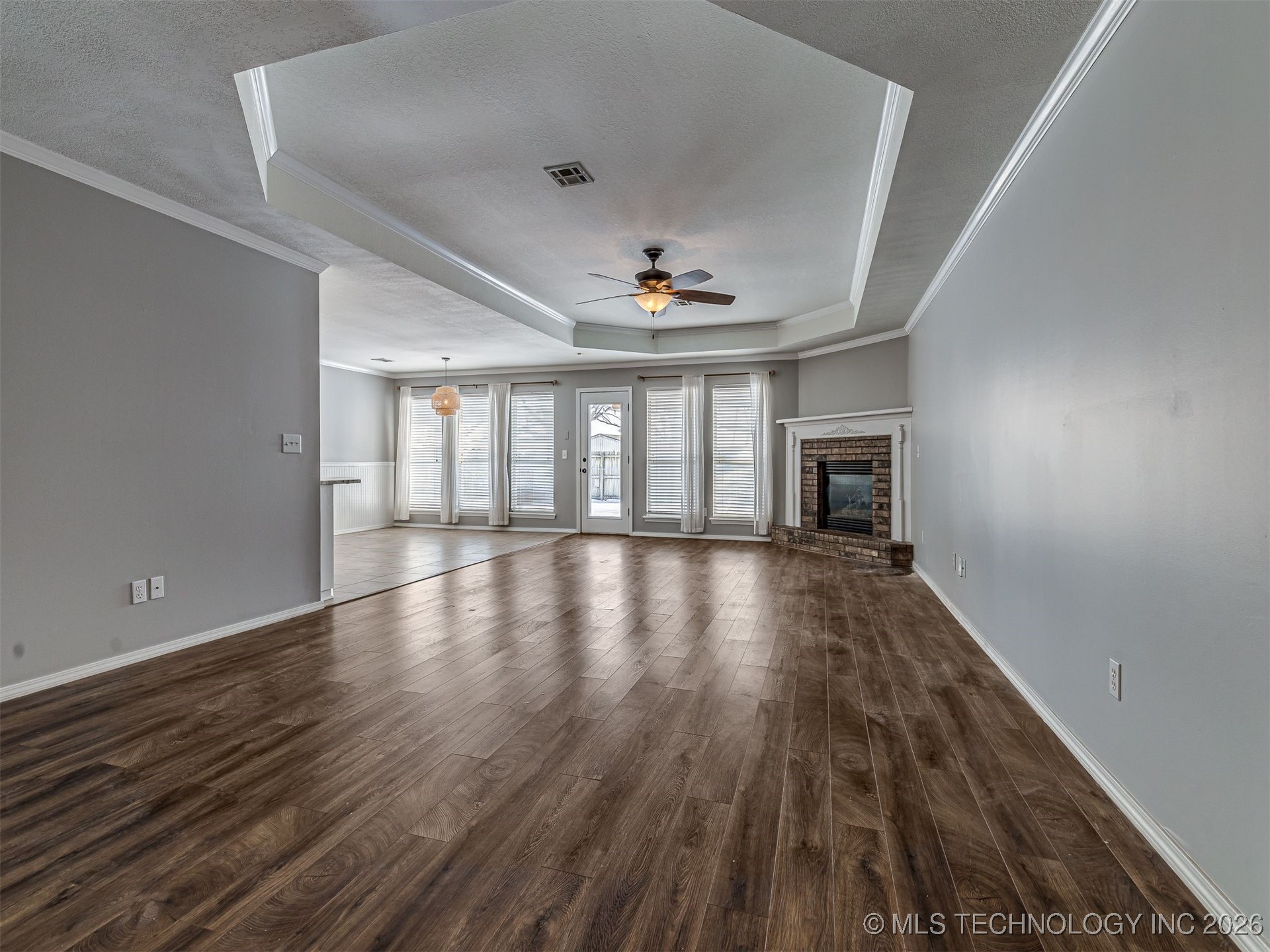 12410 E 80th Court North Property Photo 8