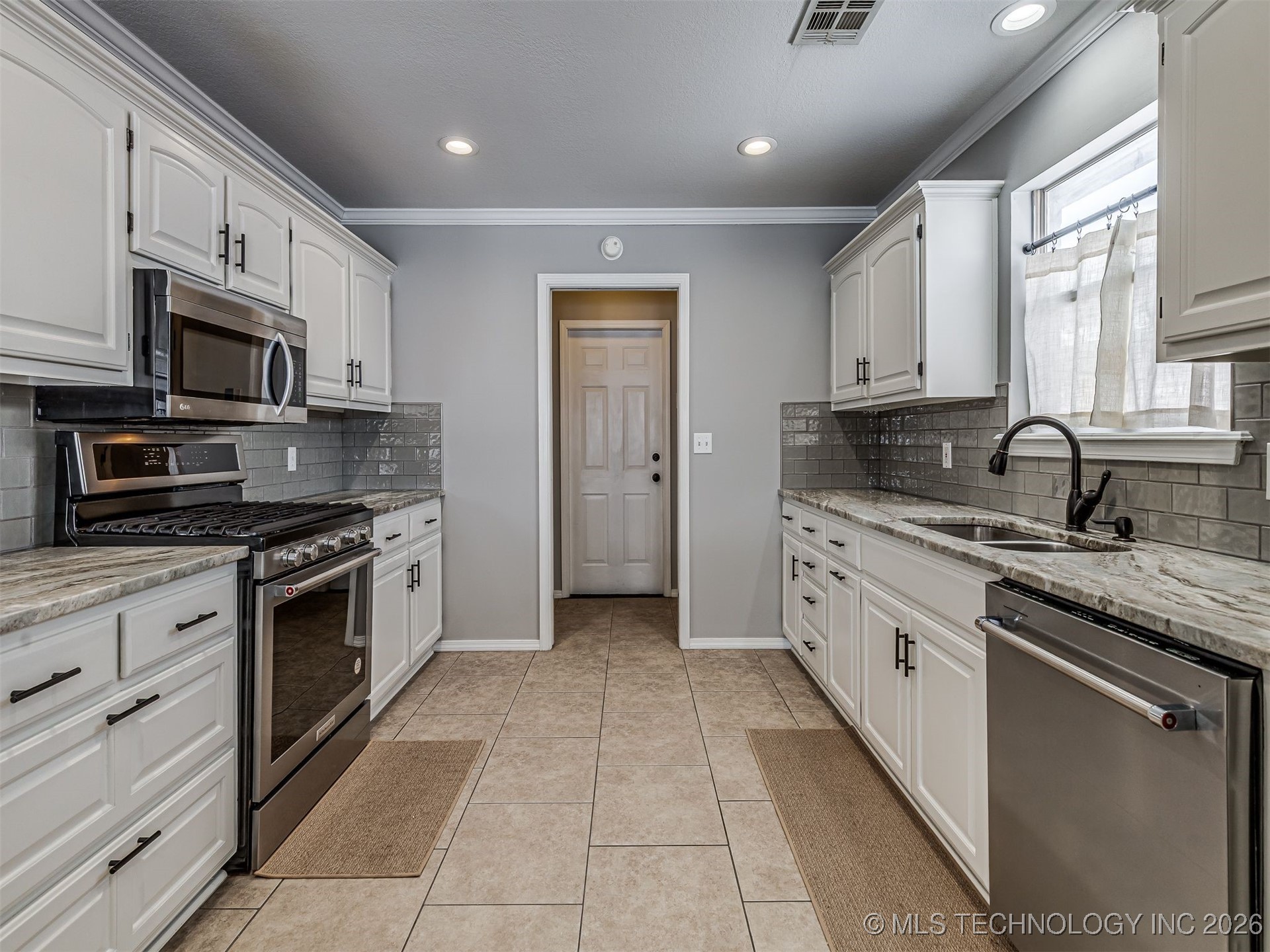 12410 E 80th Court North Property Photo 13