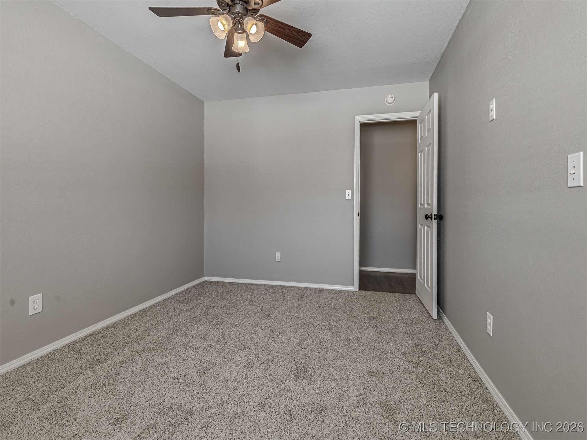 12410 E 80th Court North Property Photo 30