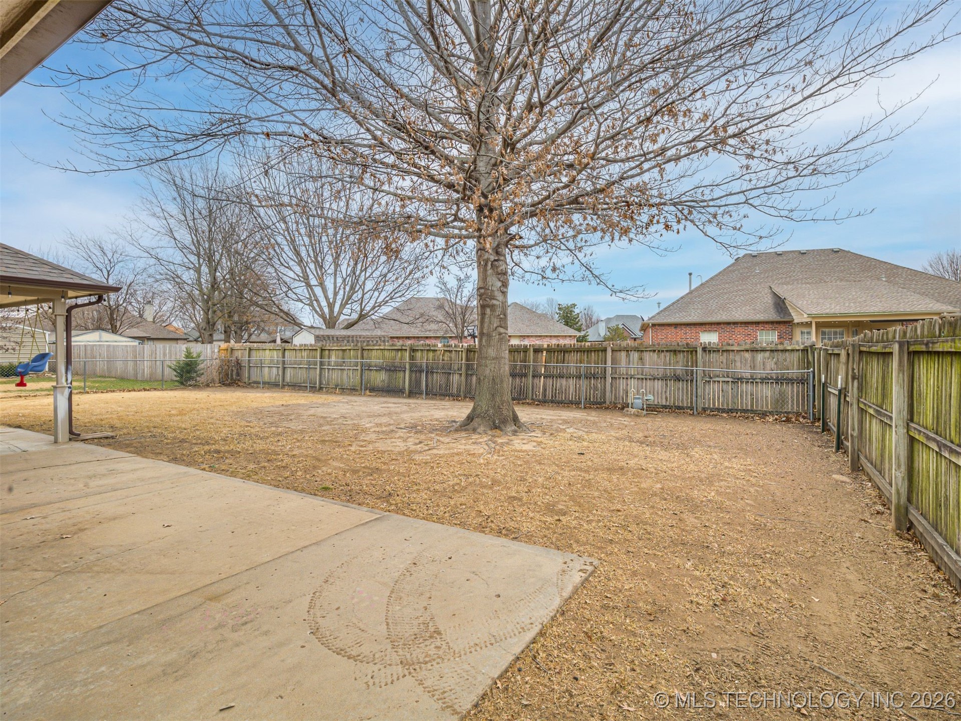 12410 E 80th Court North Property Photo 39