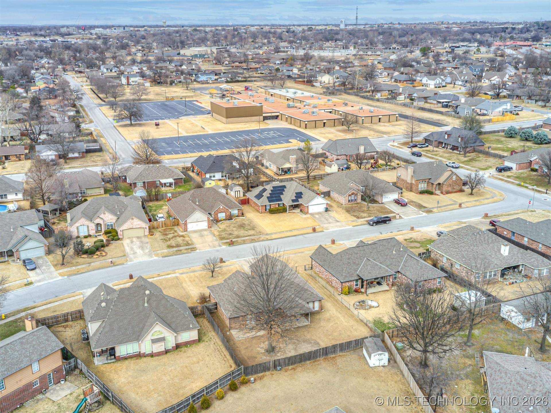 12410 E 80th Court North Property Photo 41