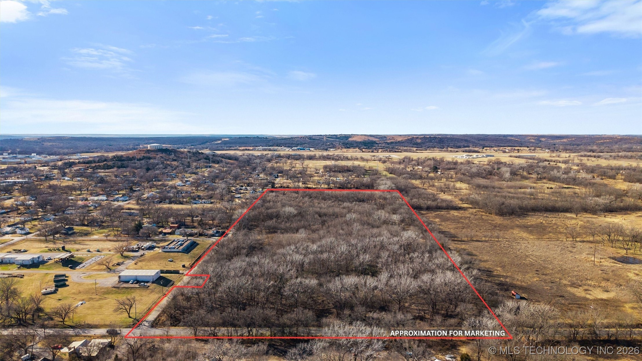 400 Nw Cass Avenue Property Photo 1