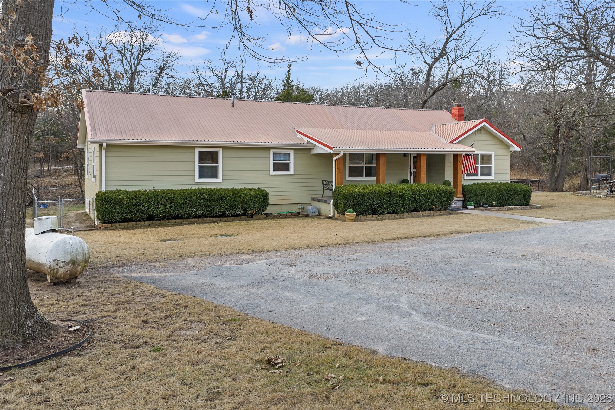 2584 Seminole Property Photo 8