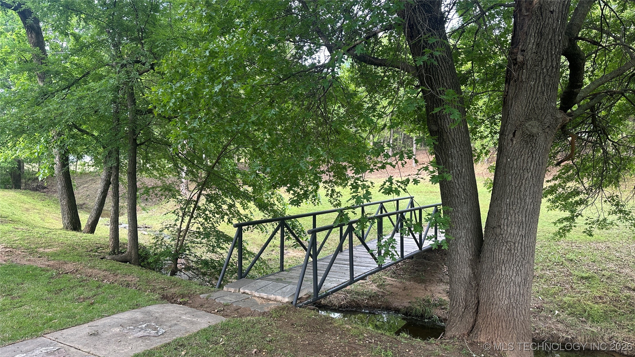 2584 Seminole Property Photo 13