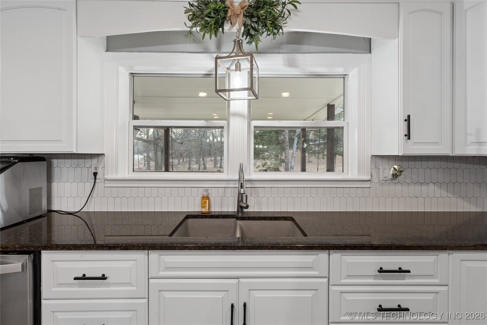 2584 Seminole Property Photo 32