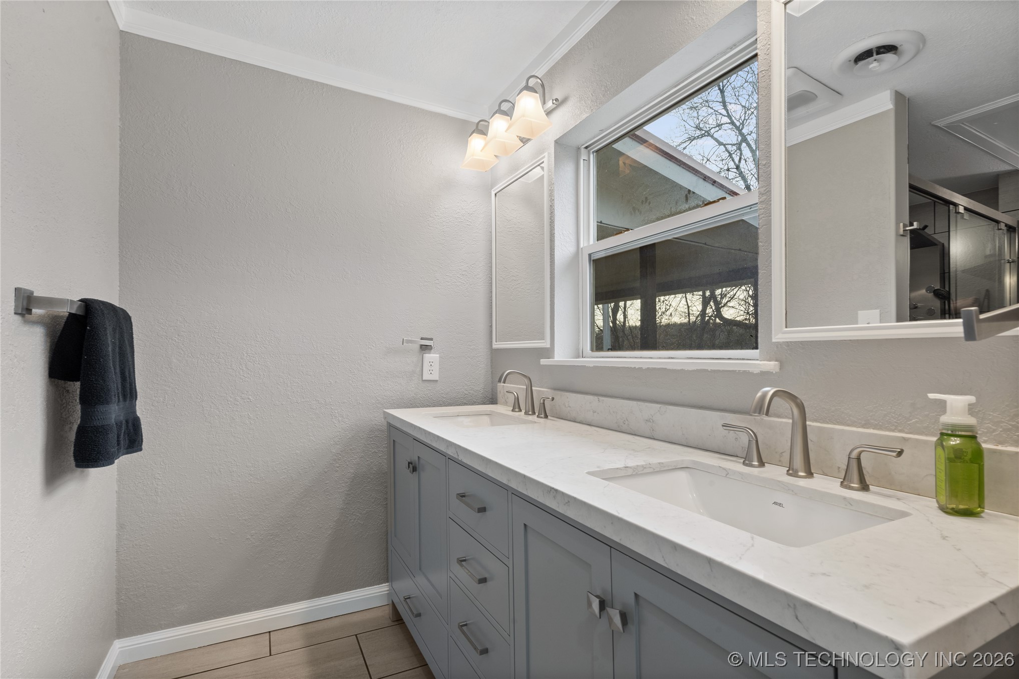 2584 Seminole Property Photo 34