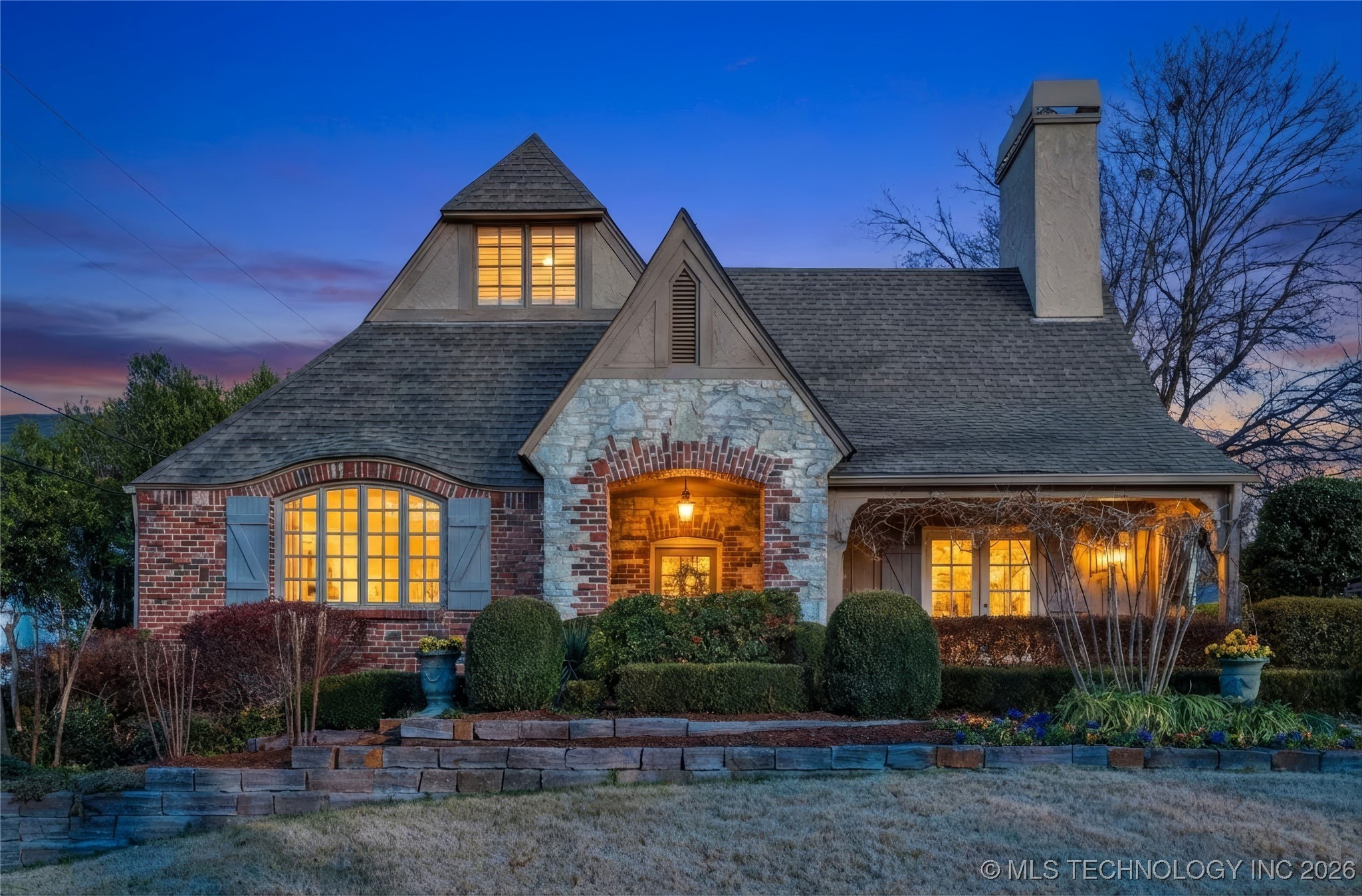 131 E 26th Place Property Photo 1