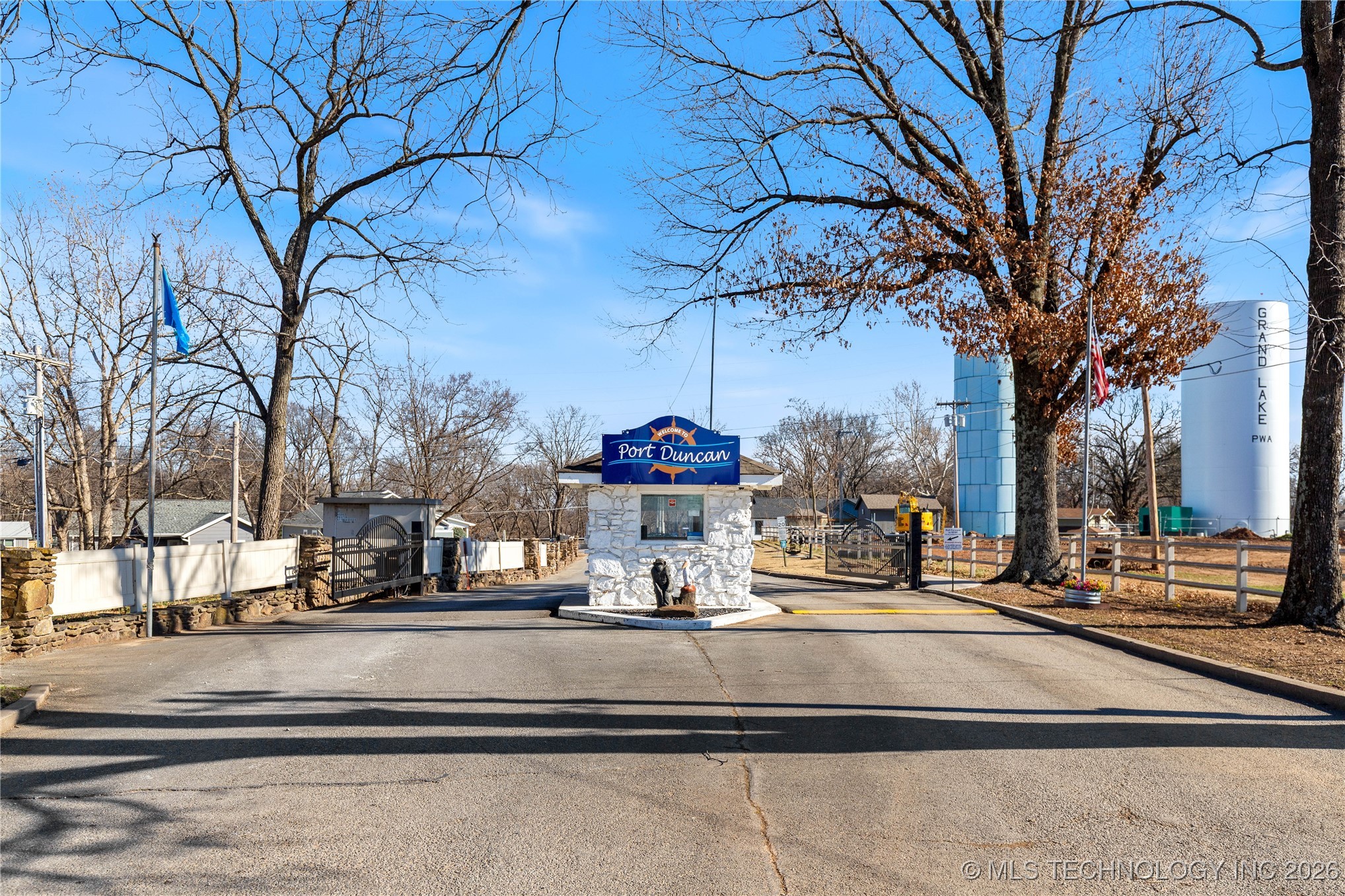 76 Circle Drive Property Photo 1