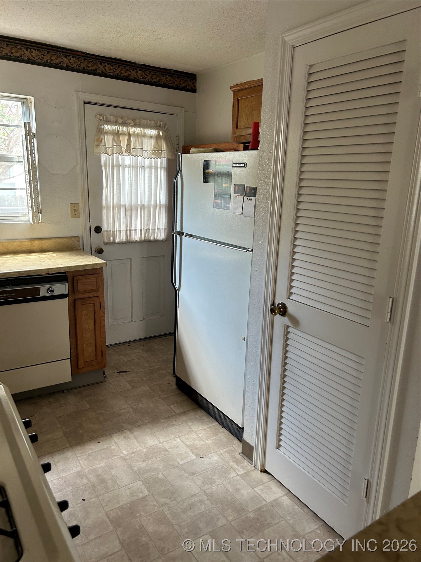 1340 E 38th Street D Property Photo 6