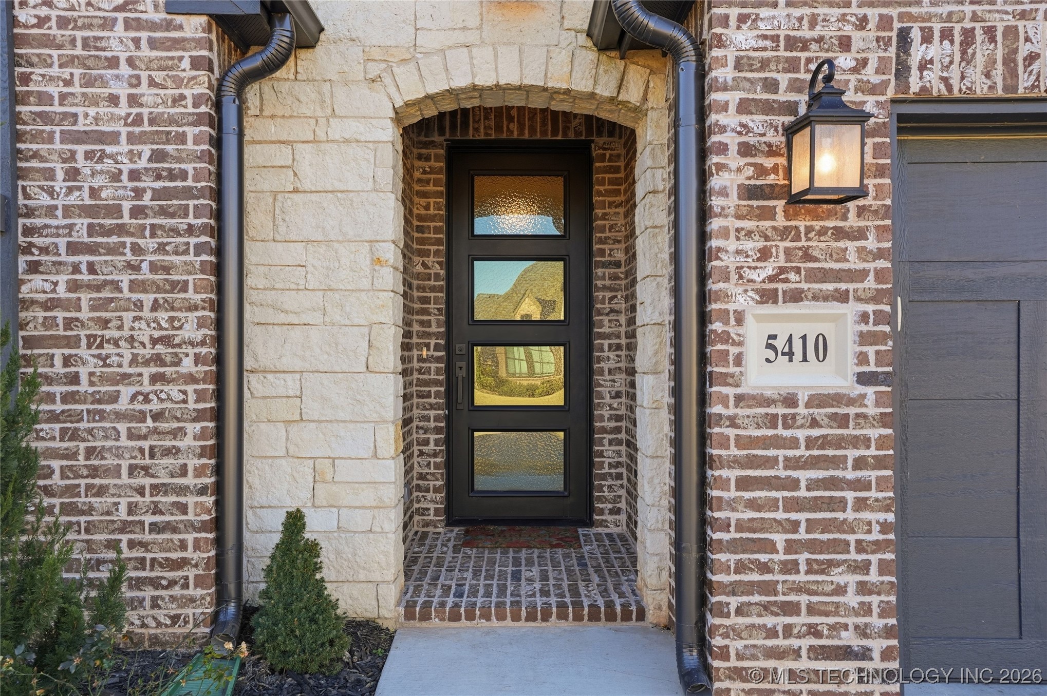 5410 E 126th Street S Property Photo 2