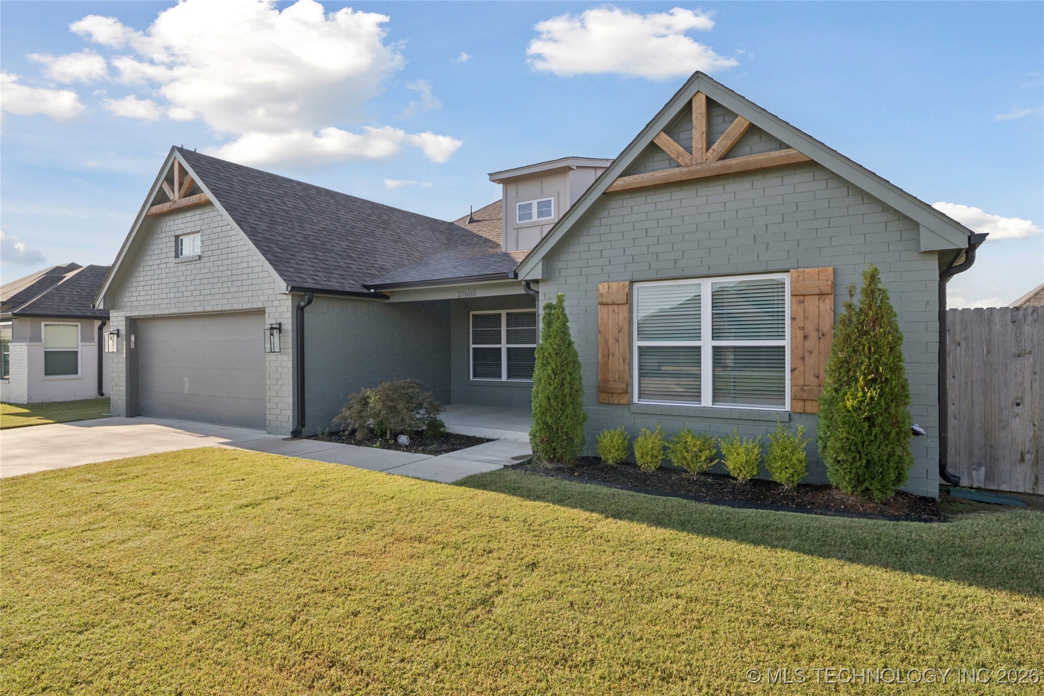 27608 E 109th Street E Property Photo 3