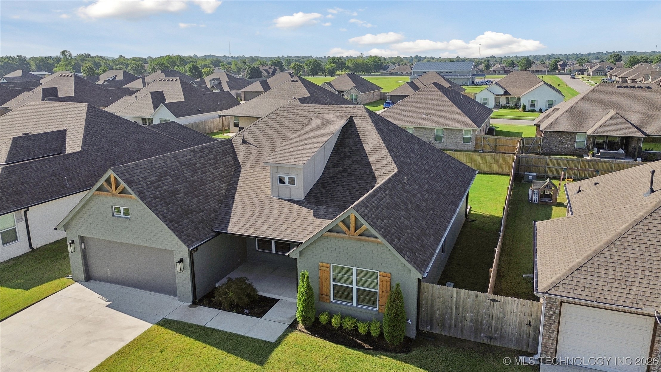 27608 E 109th Street E Property Photo 4