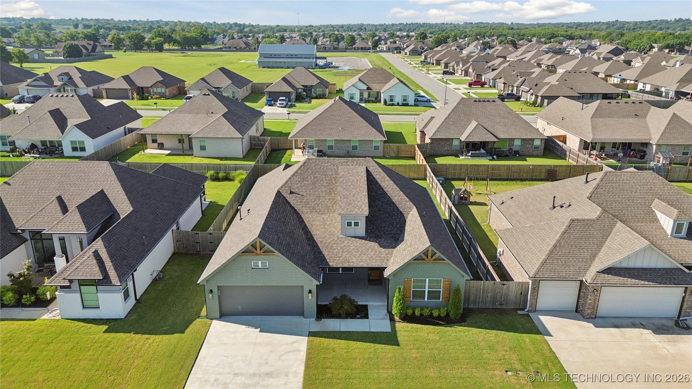 27608 E 109th Street E Property Photo 5