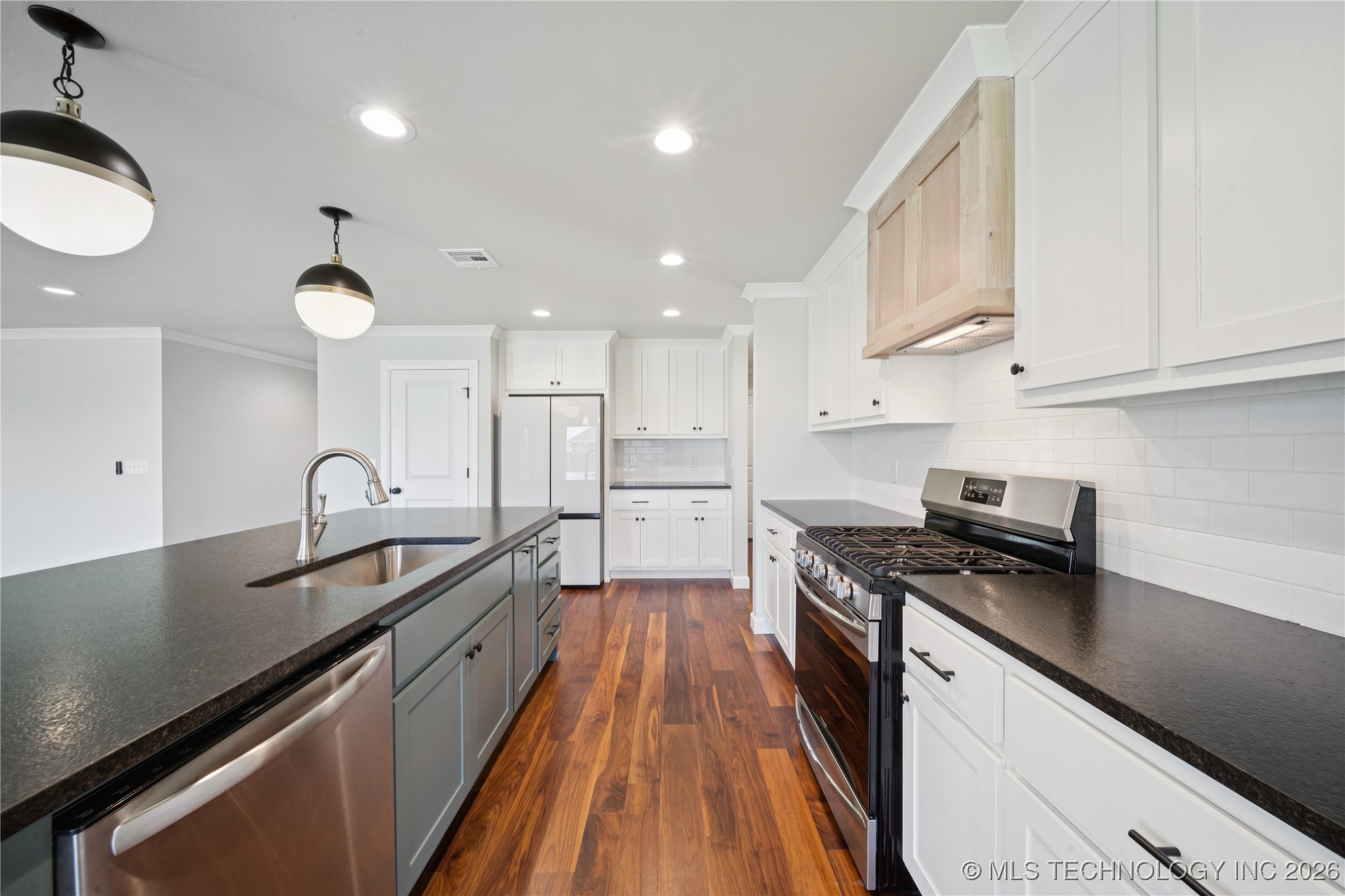 27608 E 109th Street E Property Photo 14