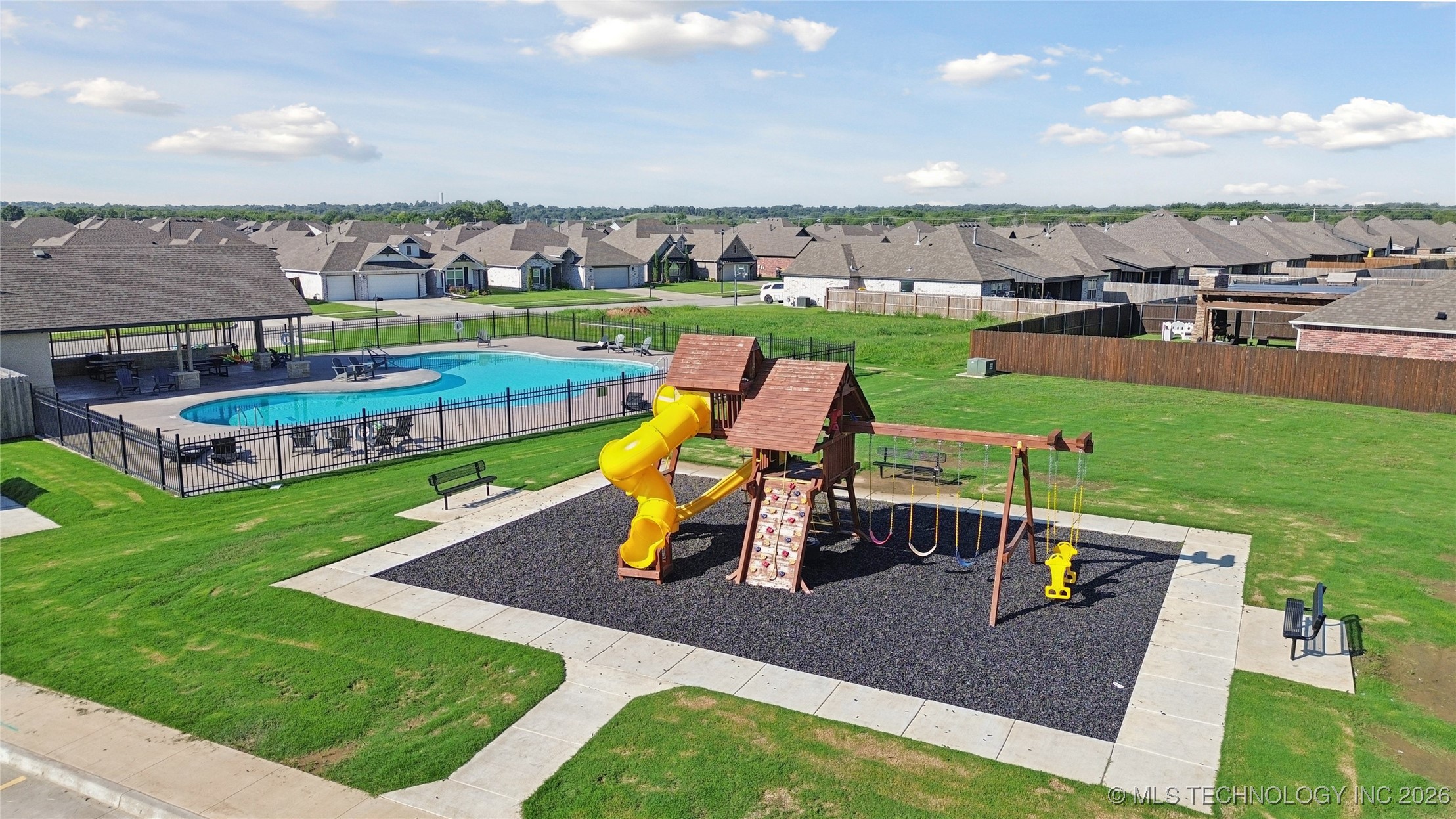 27608 E 109th Street E Property Photo 40