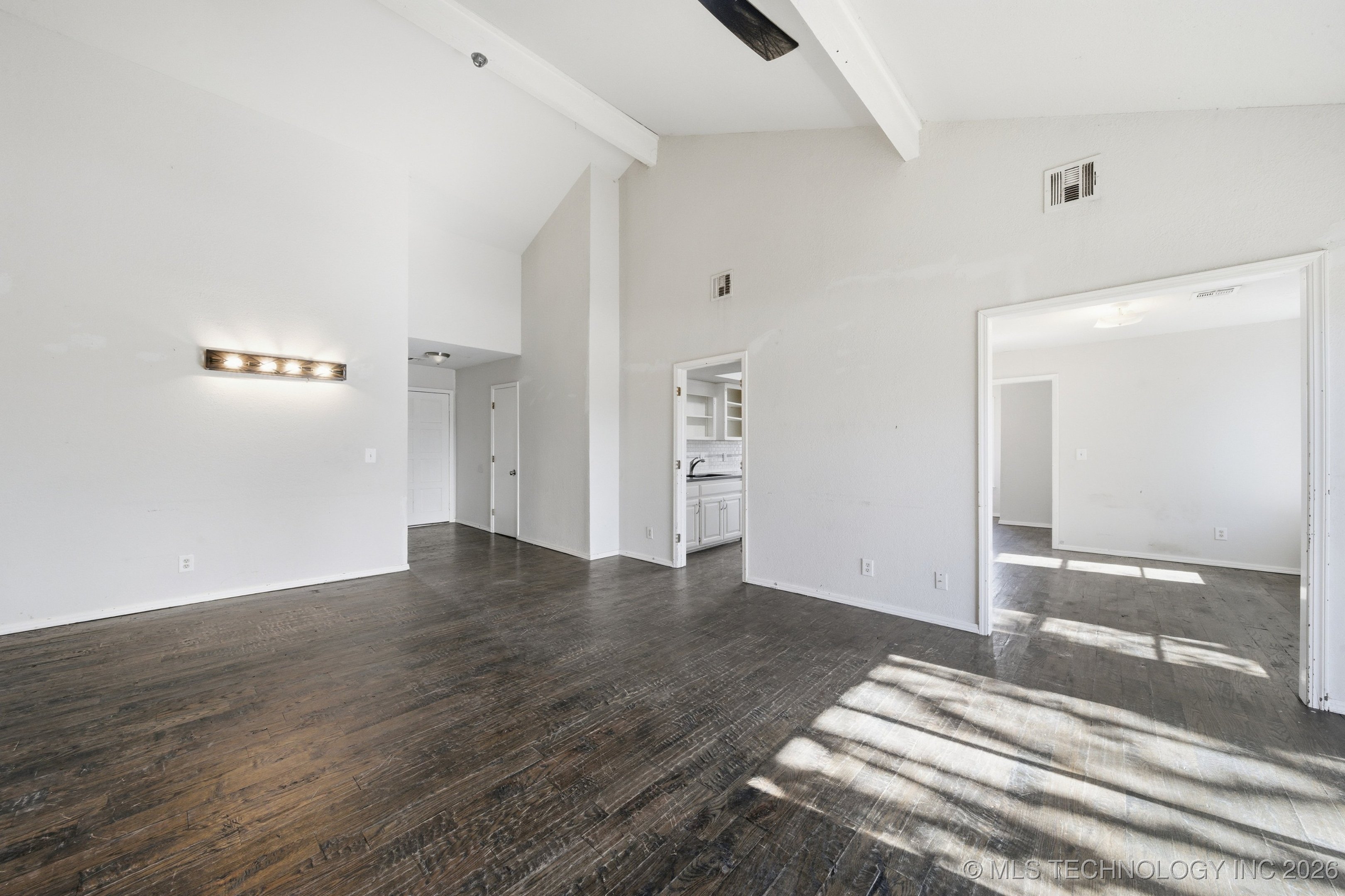 2806 W 70th Street Property Photo 8