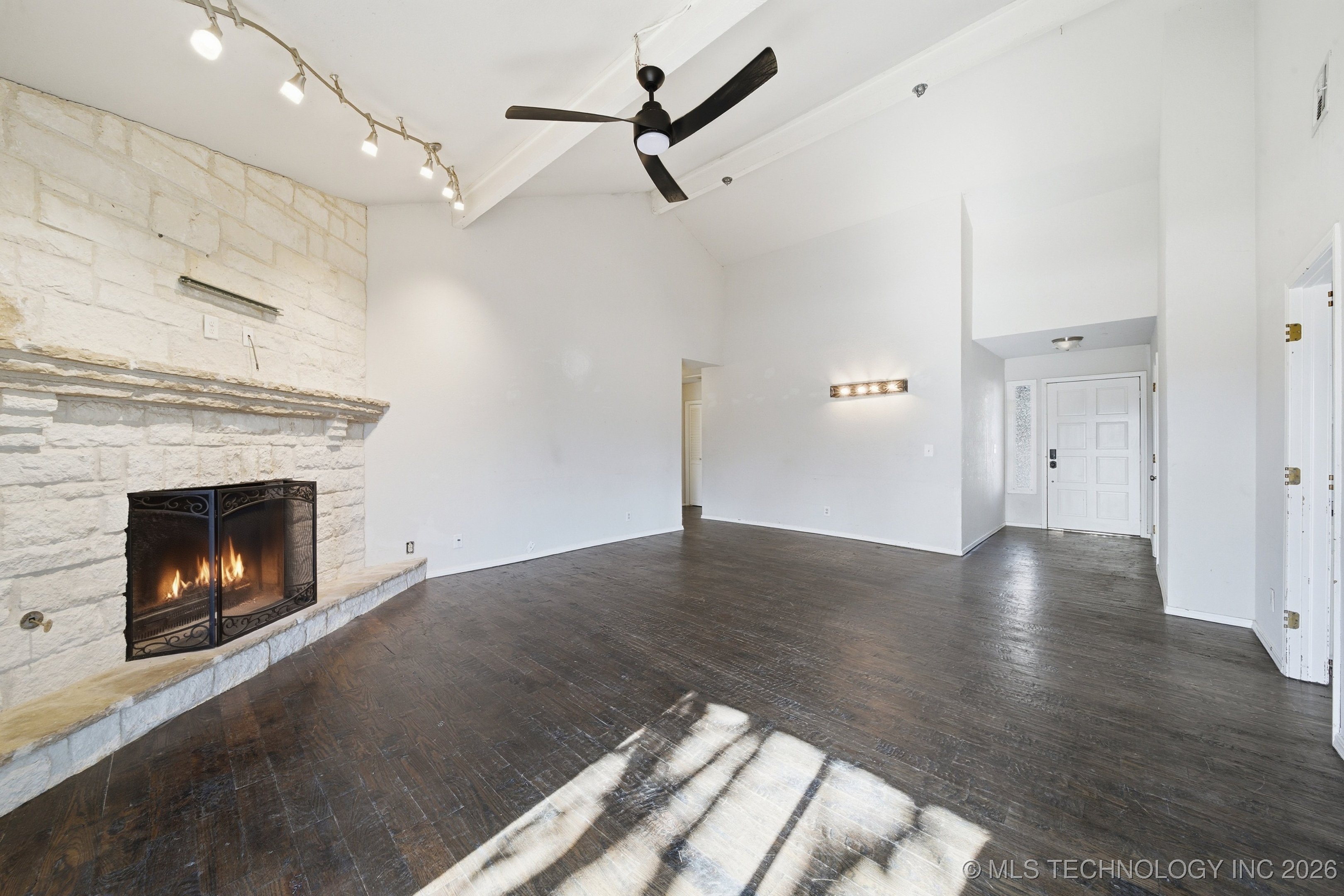 2806 W 70th Street Property Photo 9