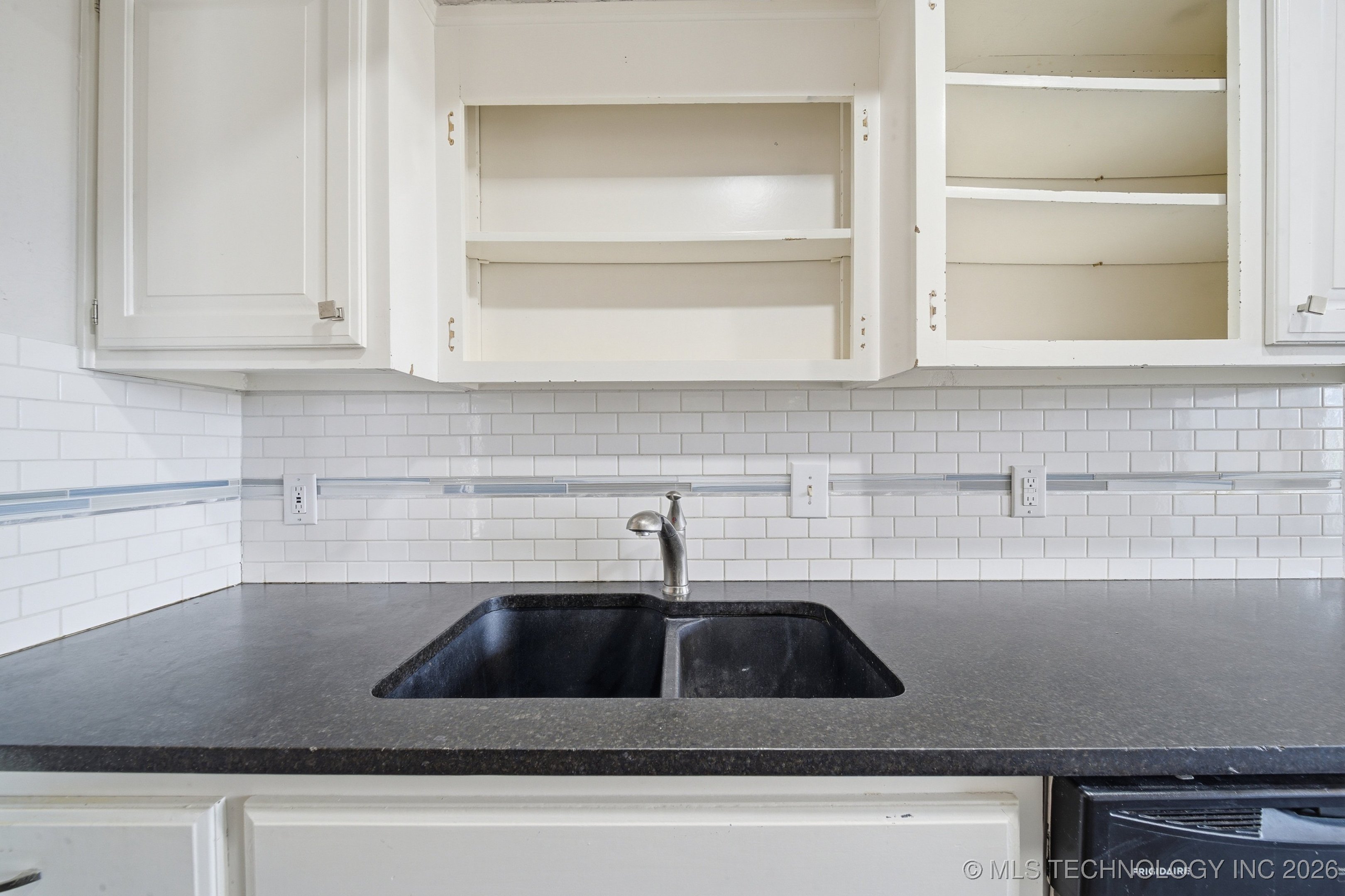 2806 W 70th Street Property Photo 11