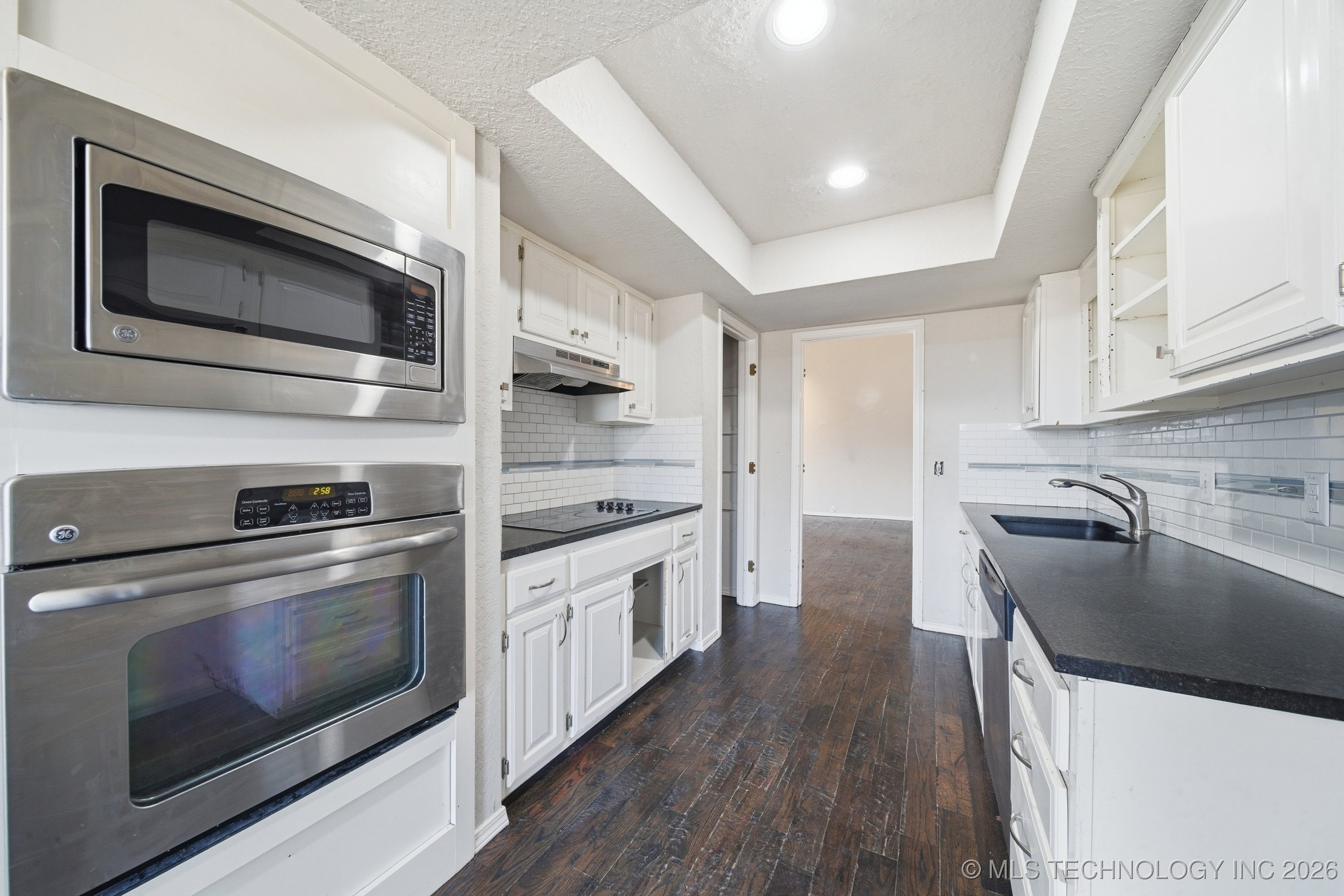 2806 W 70th Street Property Photo 13