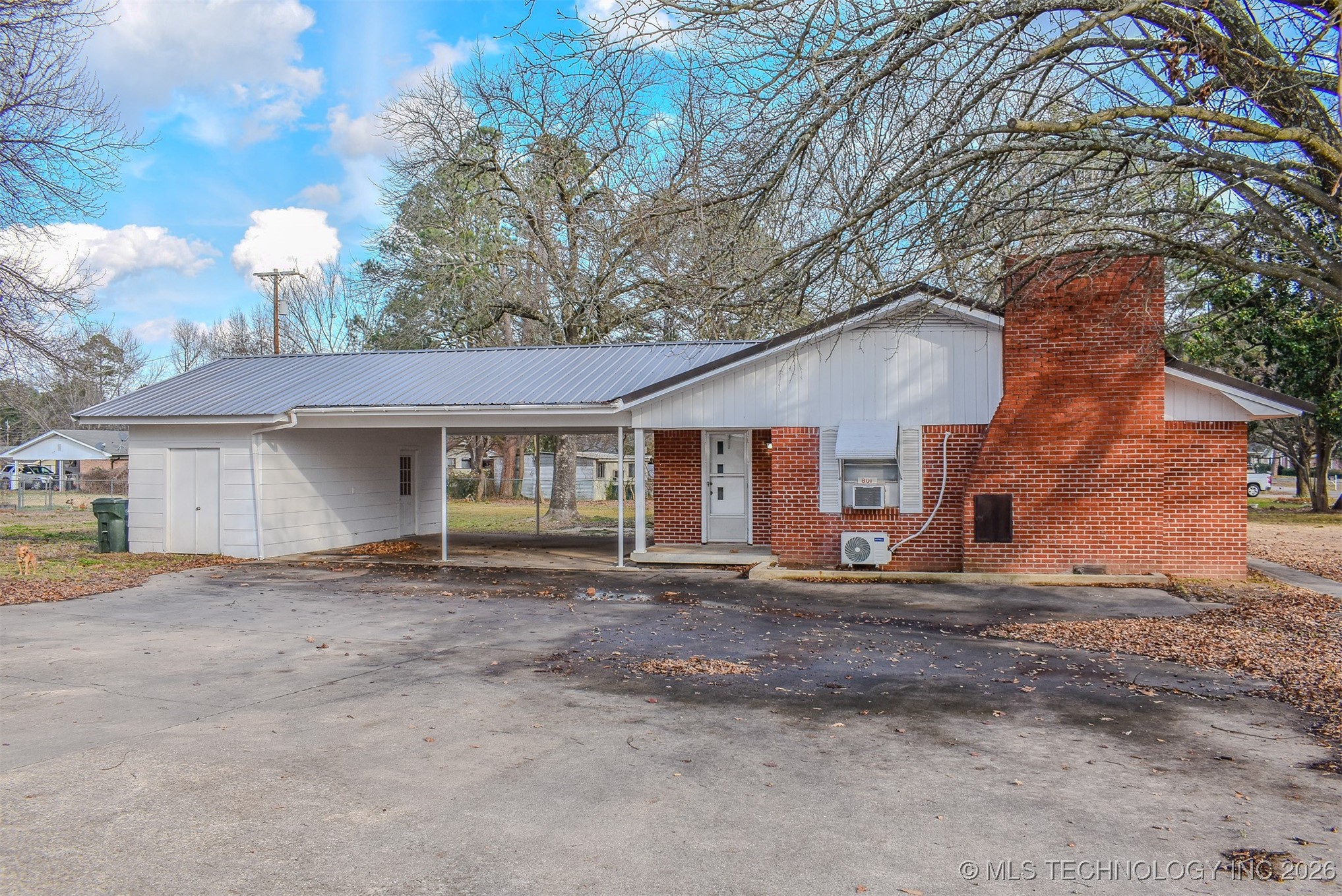 801 Ne 4th Street Property Photo 2