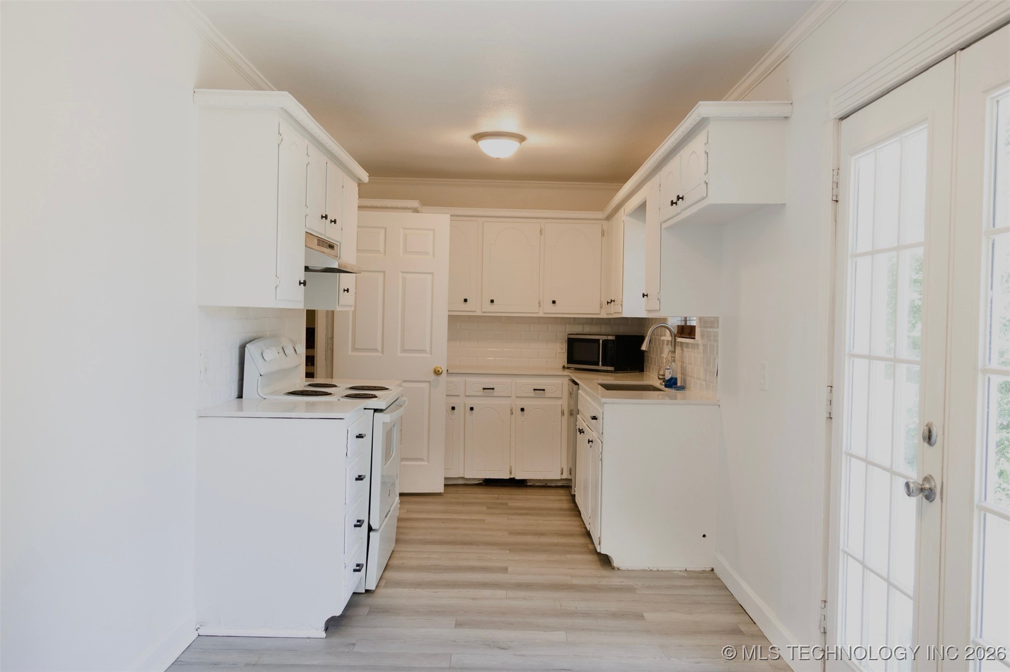 1606 N Chambers Terrace Property Photo 3