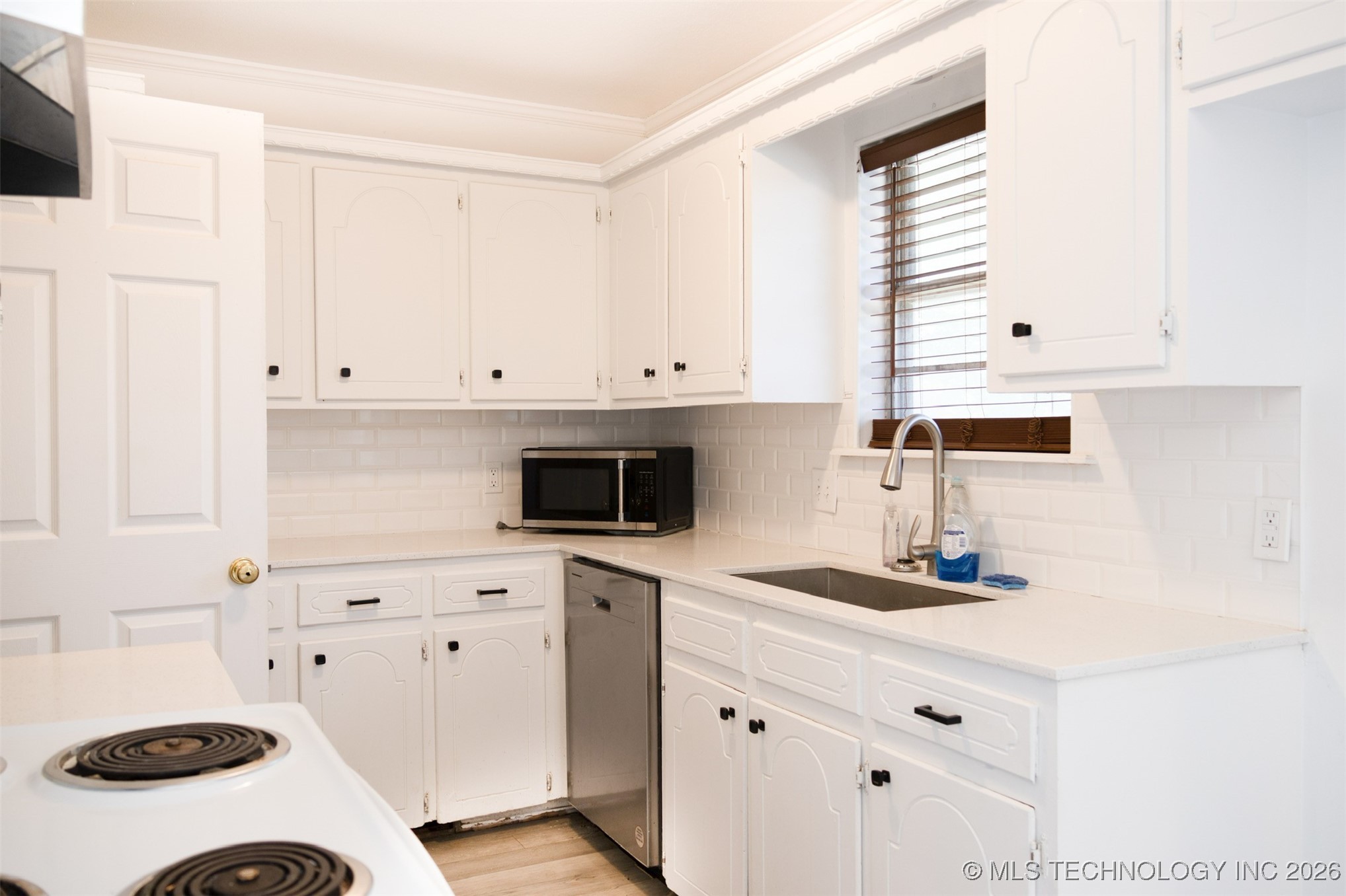 1606 N Chambers Terrace Property Photo 4