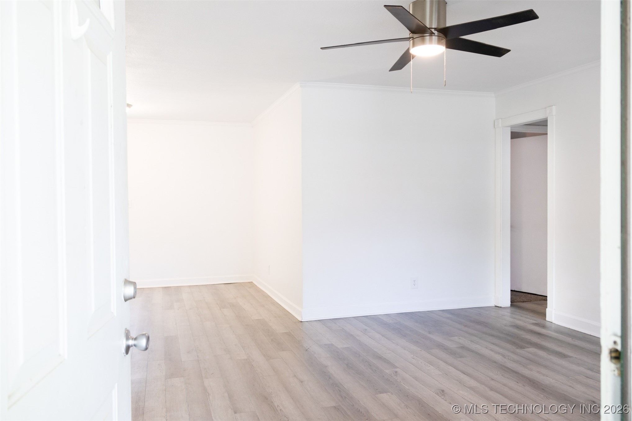 1606 N Chambers Terrace Property Photo 8