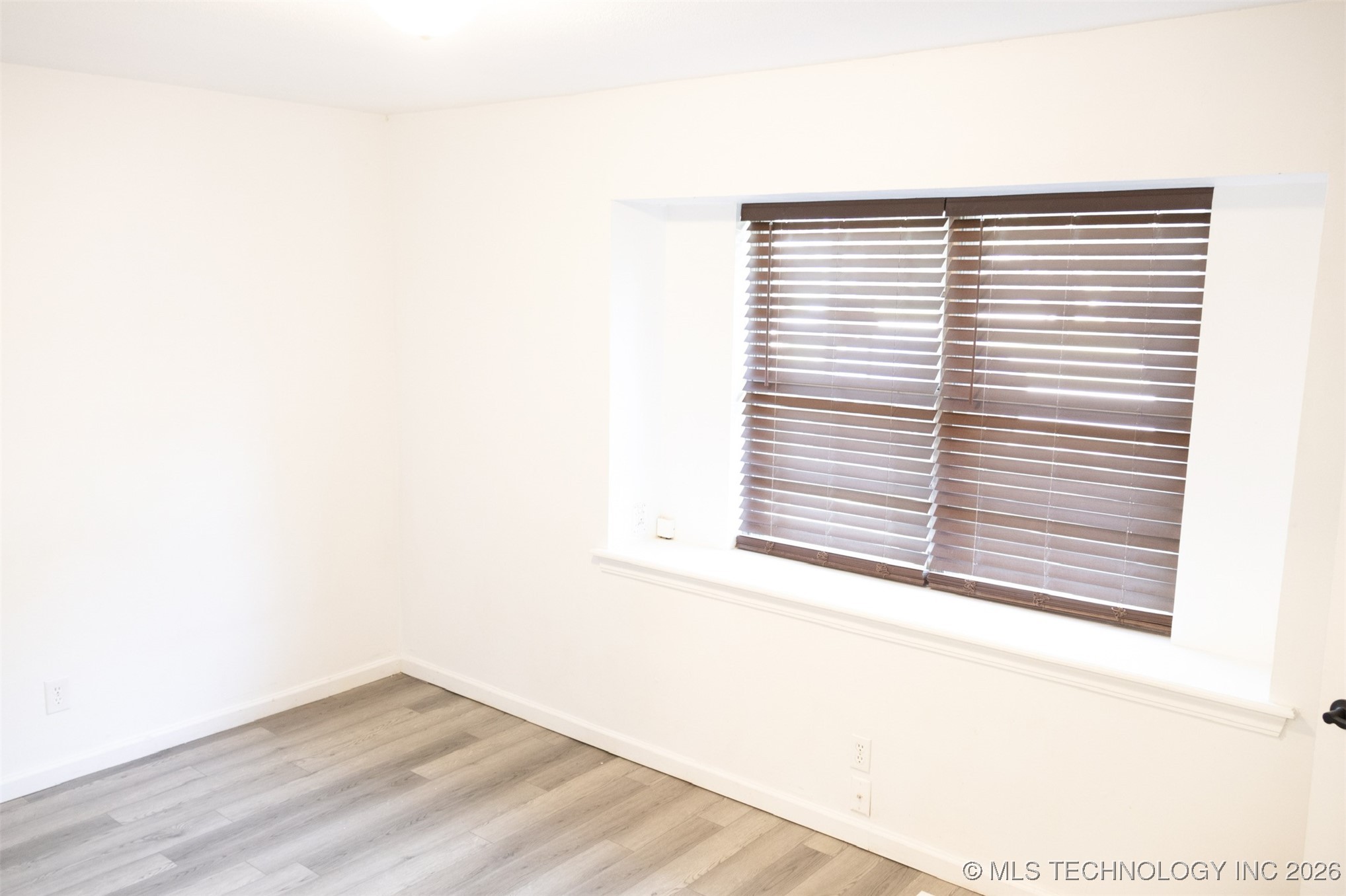 1606 N Chambers Terrace Property Photo 16